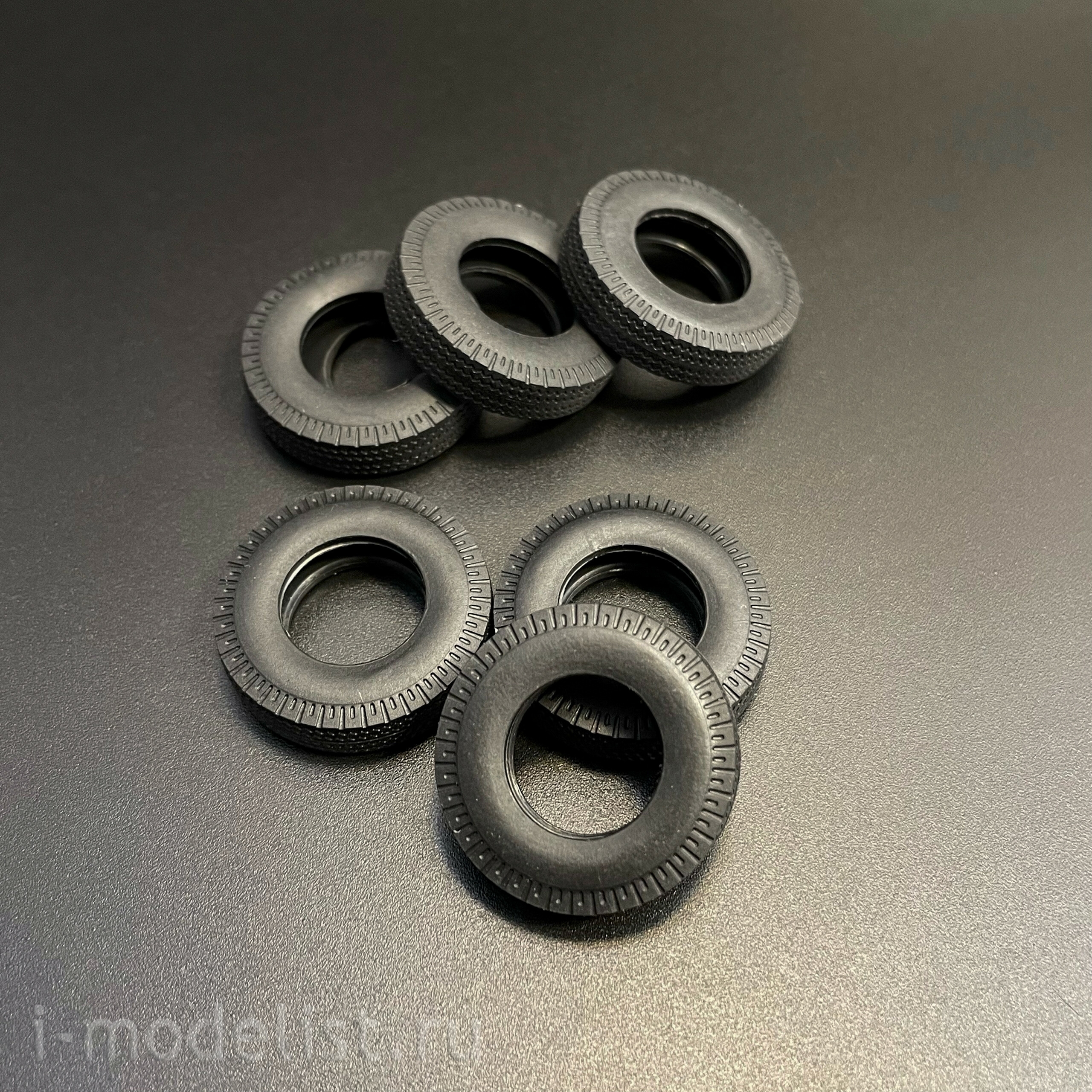 4080AVD AVD Models 1/43 Ликинский автобус 677П