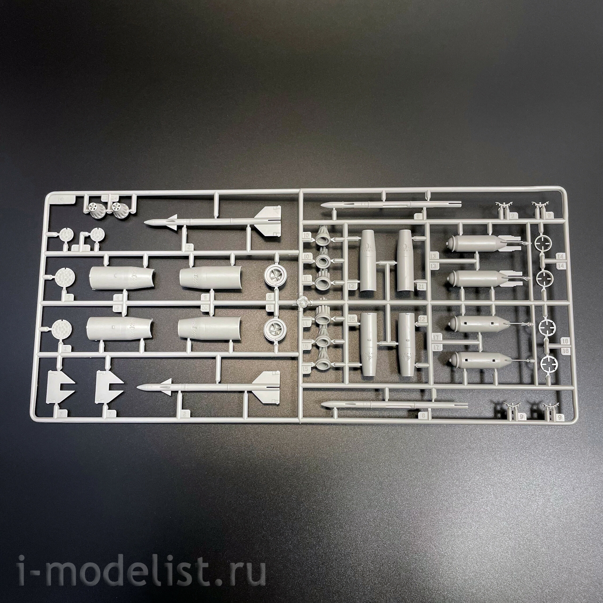 02216 Трубач 1/32 Китайский самолёт F-7 II