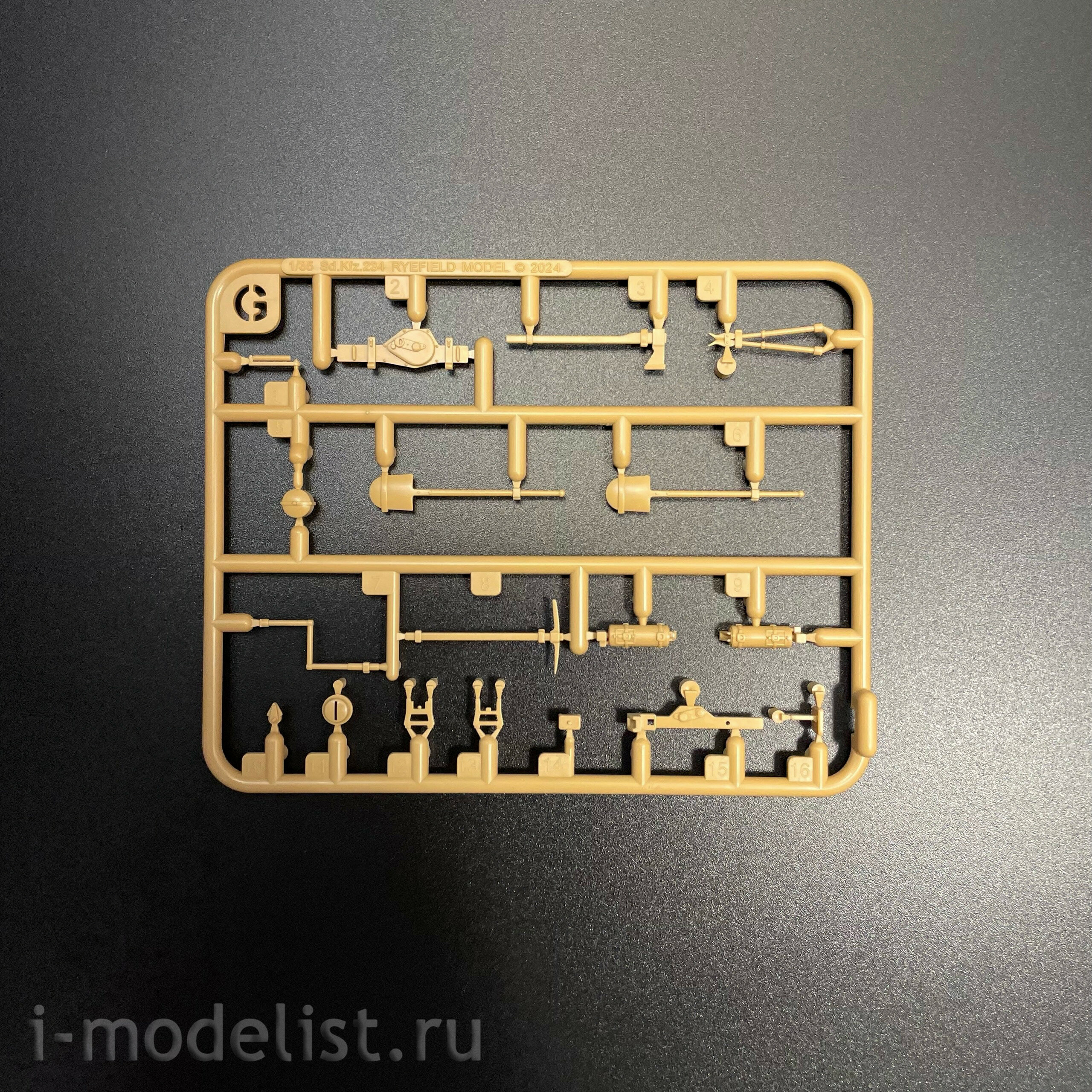 RM-5110 Rye Field Model 1/35 Бронеавтомобиль Sd.Kfz.234/2 PUMA с деталями двигателя
