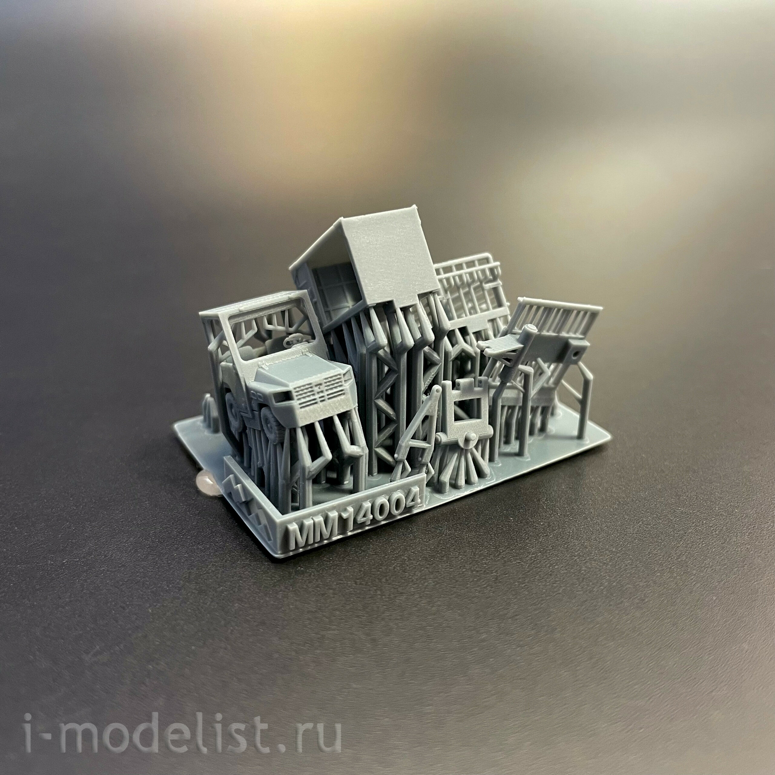 ММ14004 Моя модель 1/144 Тягач аэродромный багажный Toyota с тележками