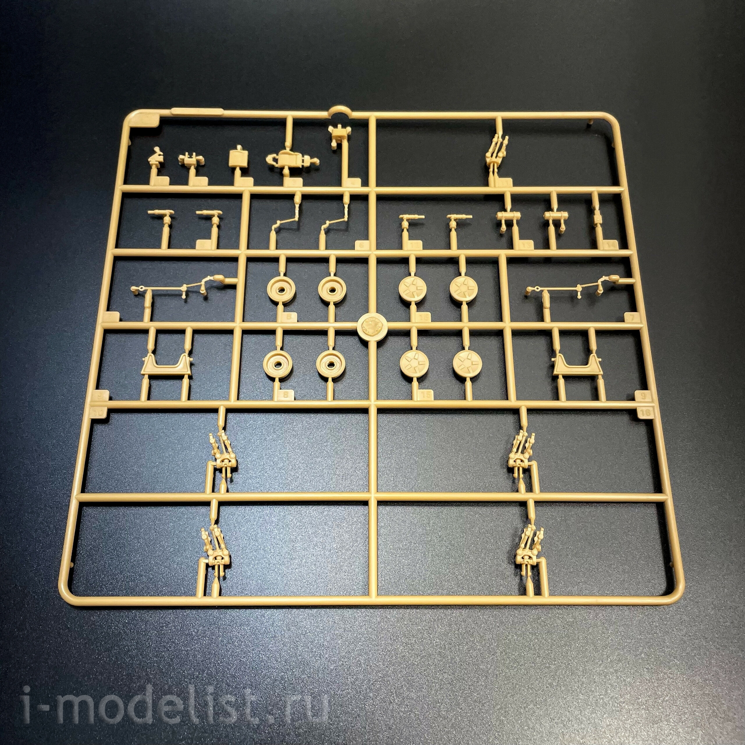82963 HobbyBoss 1/72 Китайский подвижный грунтовый комплекс с МБР DF-41