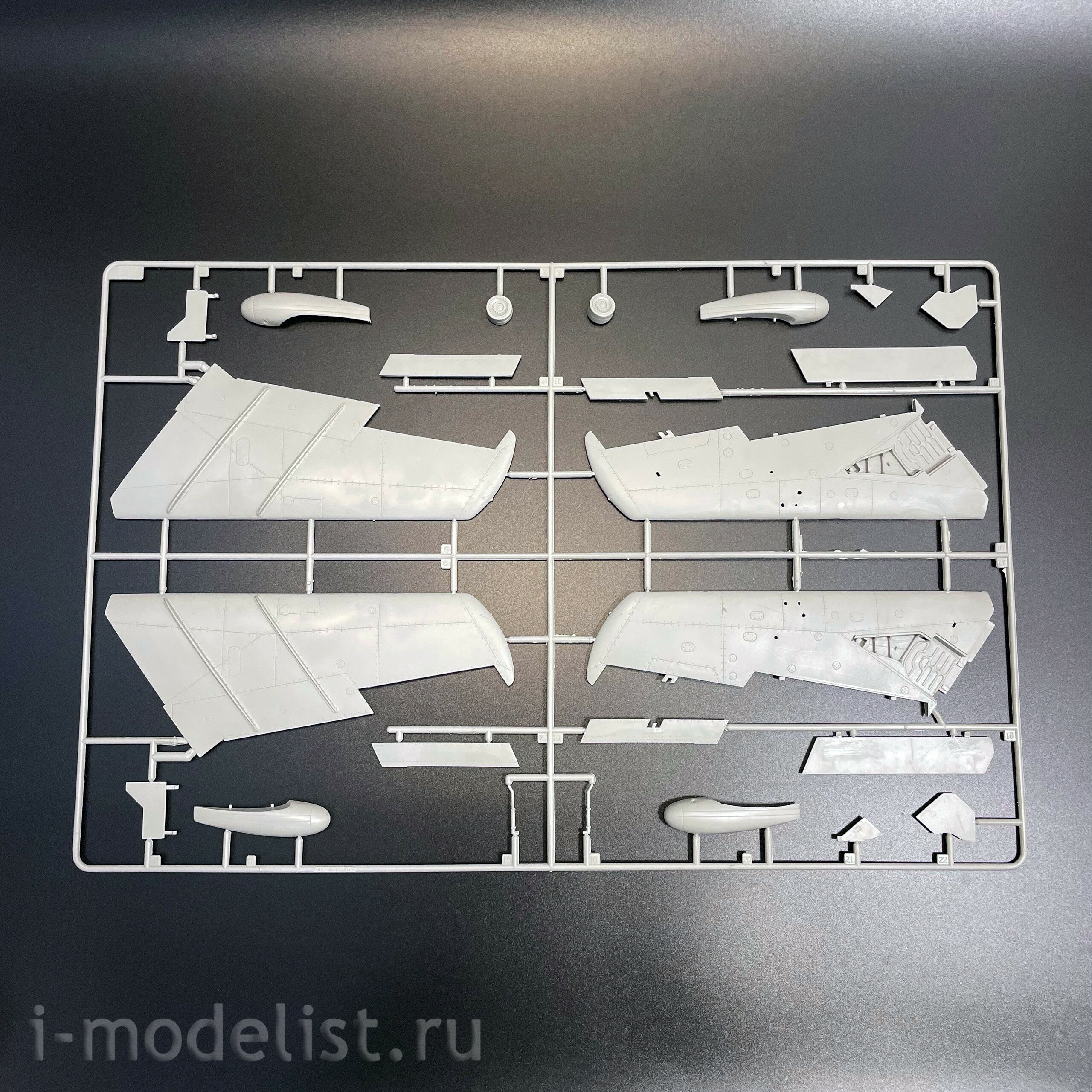 02204 Трубач 1/32 Советский реактивный истребитель М-15 BIS