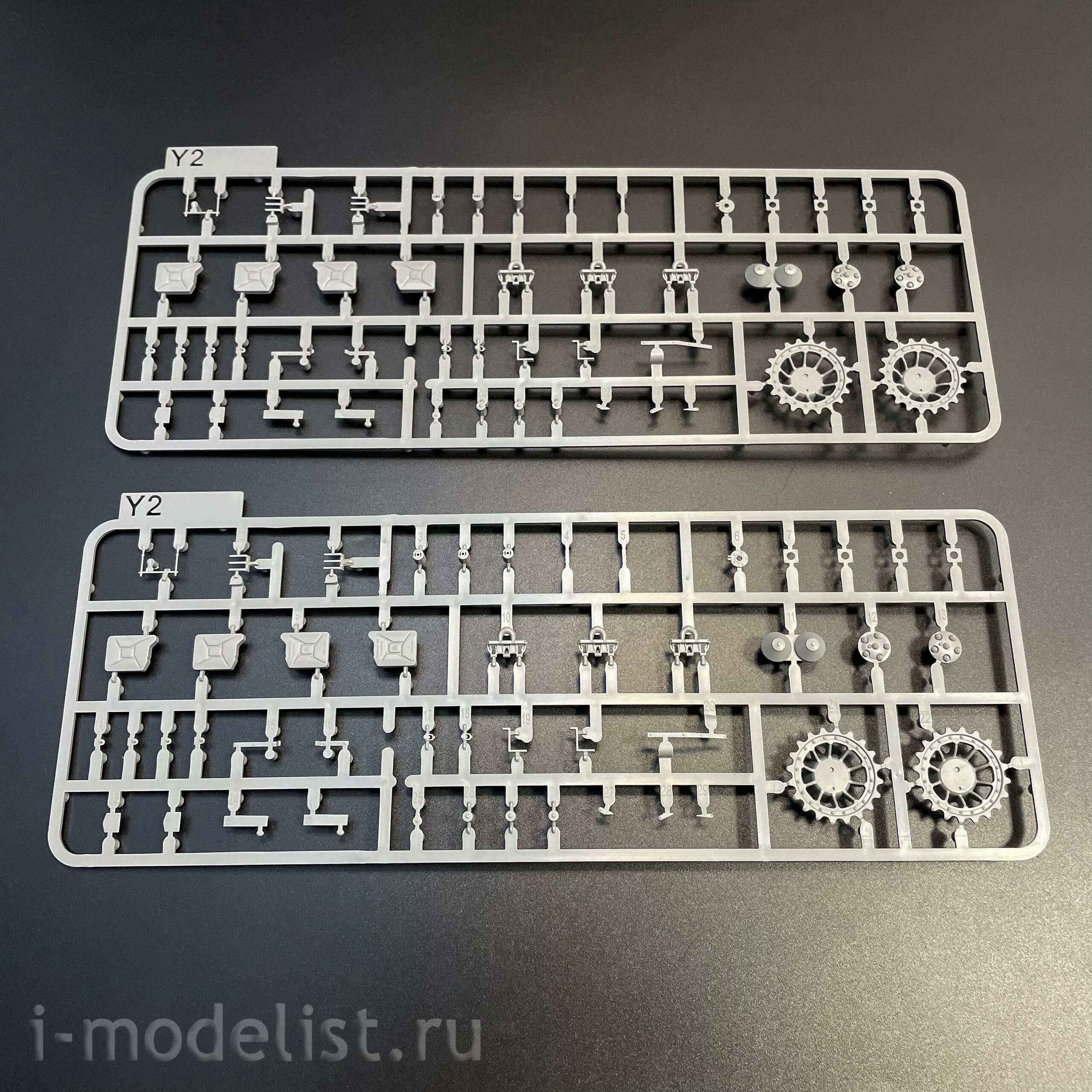 2195 Takom 1/35 Немецкий тяжёлый танк Sd.Kfz.181 Pz.Kpfw.VI Ausf.E - Tiger I ранний с фигурой Michael Wittmann