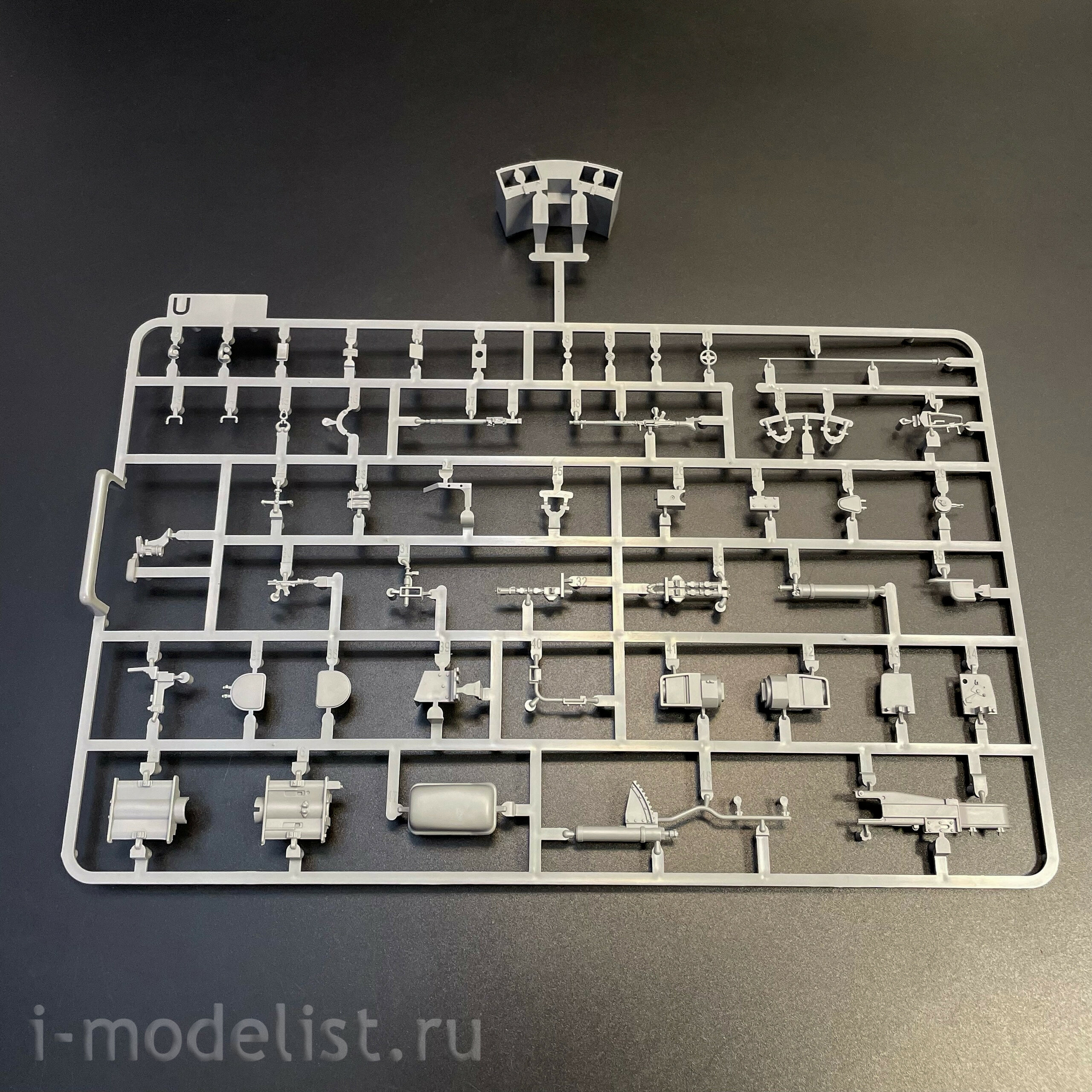 2196 Takom 1/35 Немецкий тяжёлый танк Sd.Kfz.181 Pz.Kpfw.VI Ausf.E - Tiger I ранний