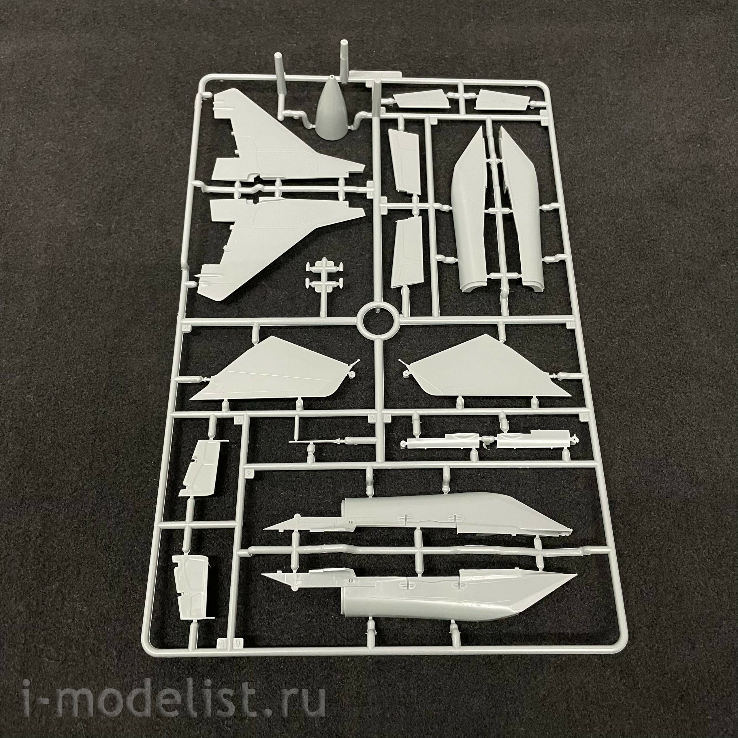 L4814 Great Wall Hobby 1/48 Советский фронтовой истребитель М-29 (9-12), ранний