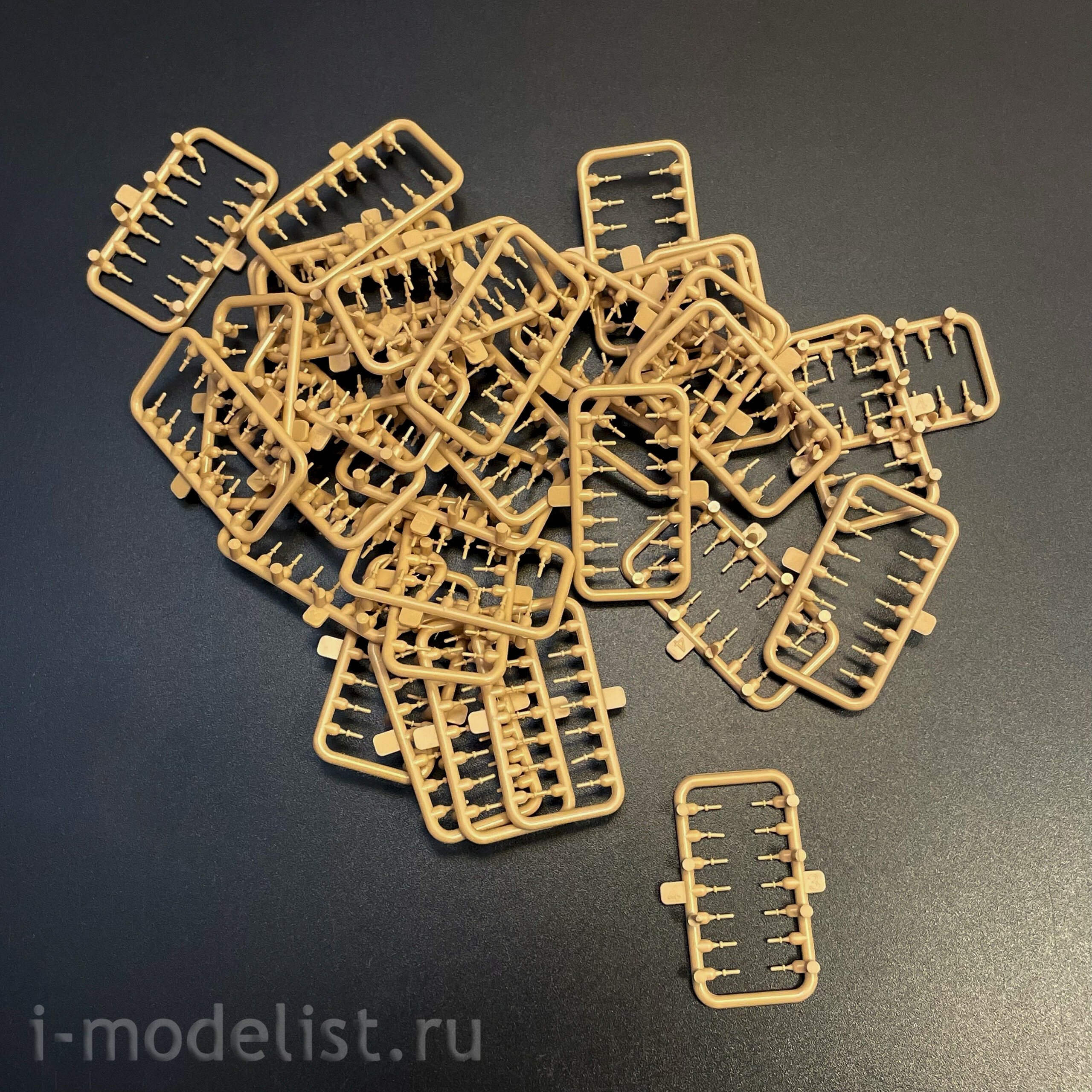 RM-5146 Rye Field Model 1/35 Немецкий танк Pz.Kpfw.VI Ausf.B King Tiger с башней Henschel Sd.Kfz. 182 (с полным интерьером)