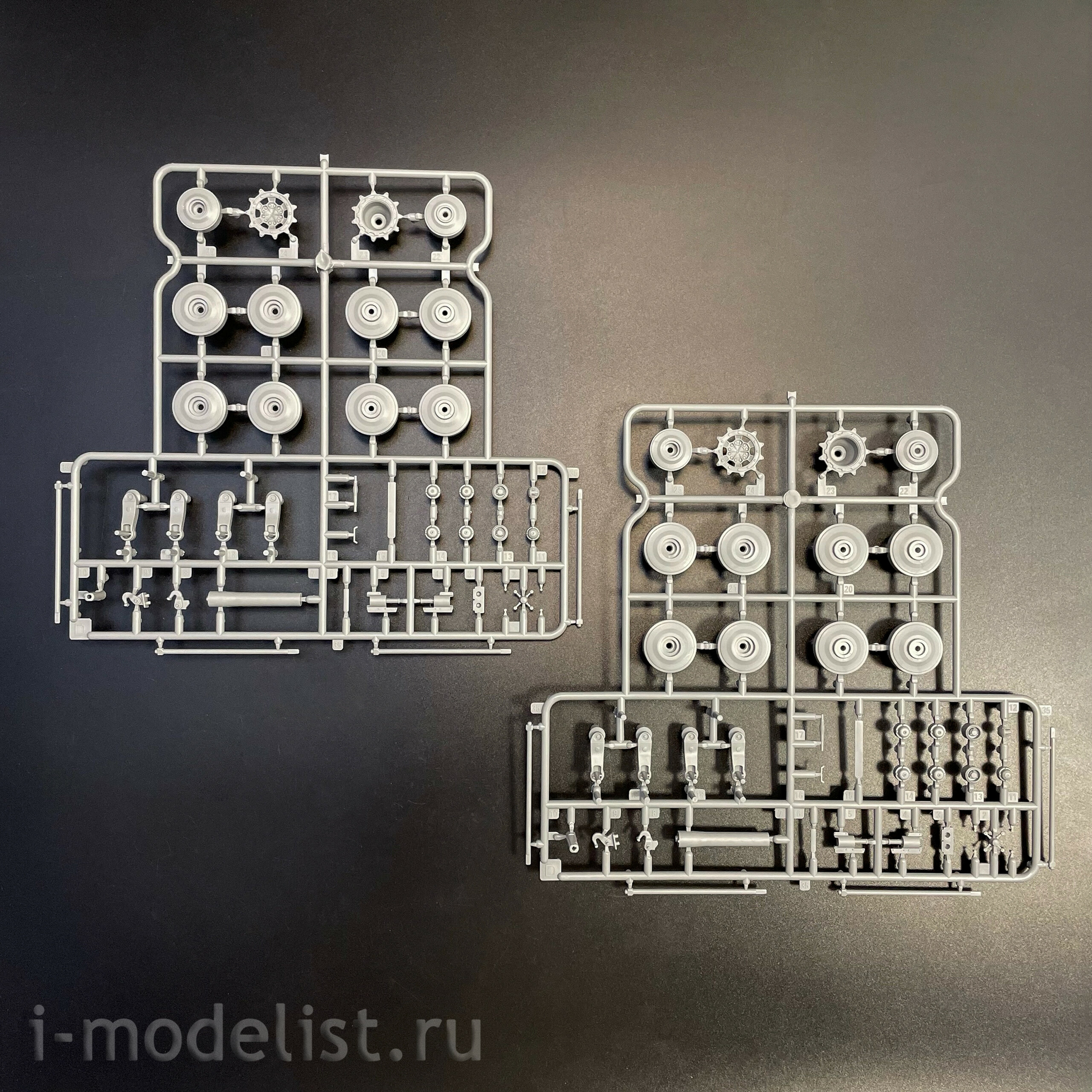 35A062 Amusing Hobby 1/35 Немецкий танк Leopard 2 A-RC 3.0