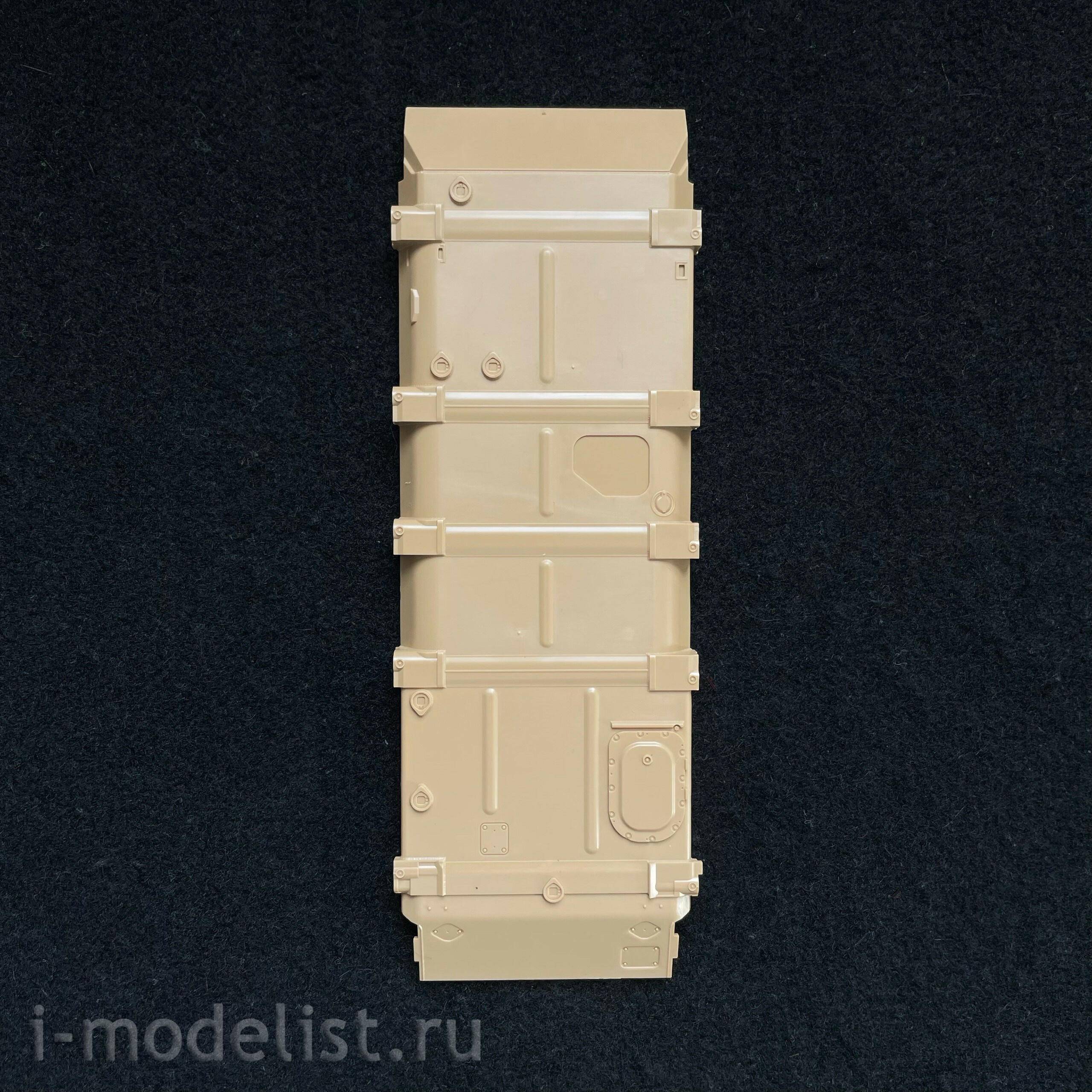 RM-5091 Rye Field Model 1/35 Советский танк Т-55АМД с комплексом активной защиты (КАЗ) 