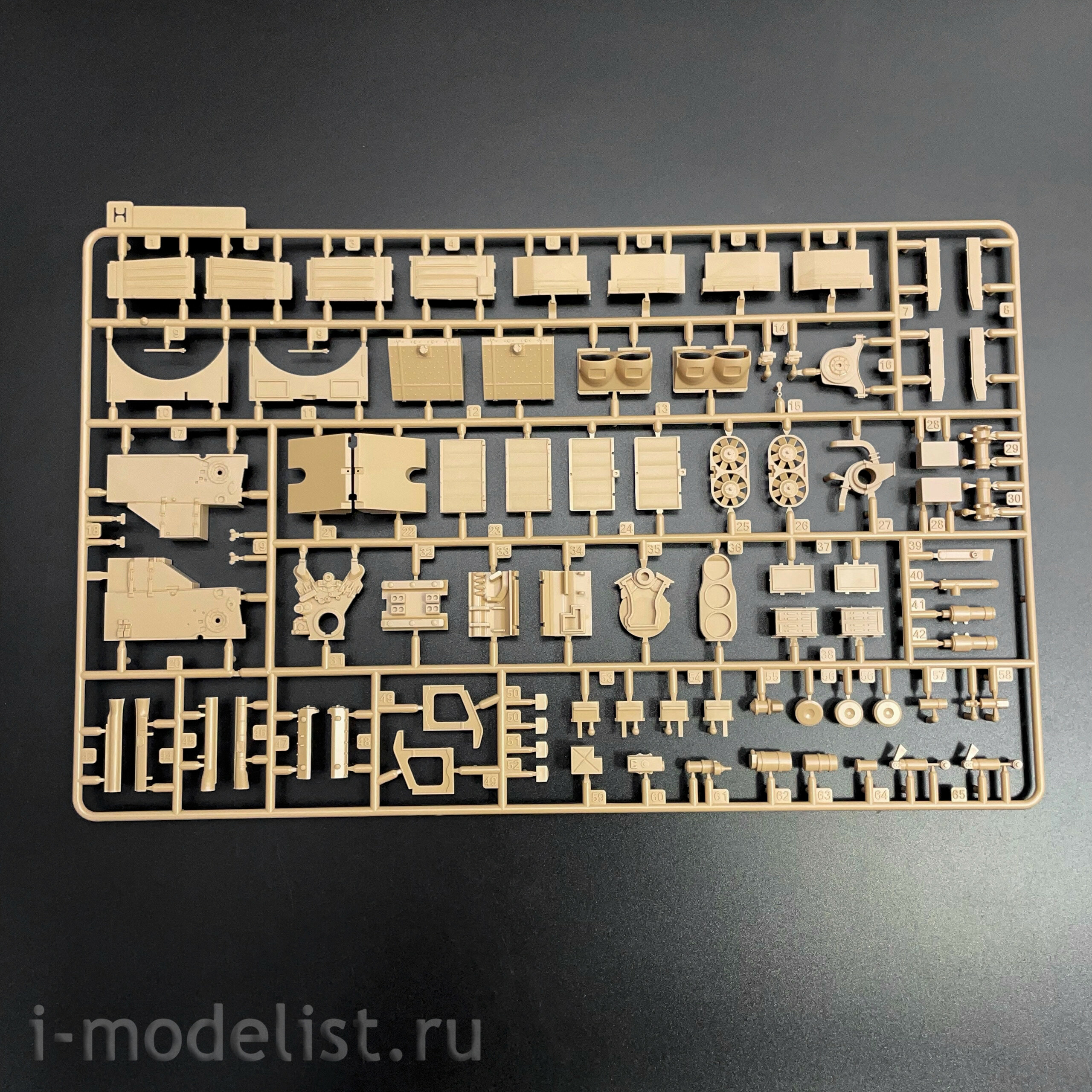 RM-5131 Rye Field Model 1/35 Pz.Kpfw. VI Ausf. E Tiger I ранний (Upgrade-версия с полным интерьером)