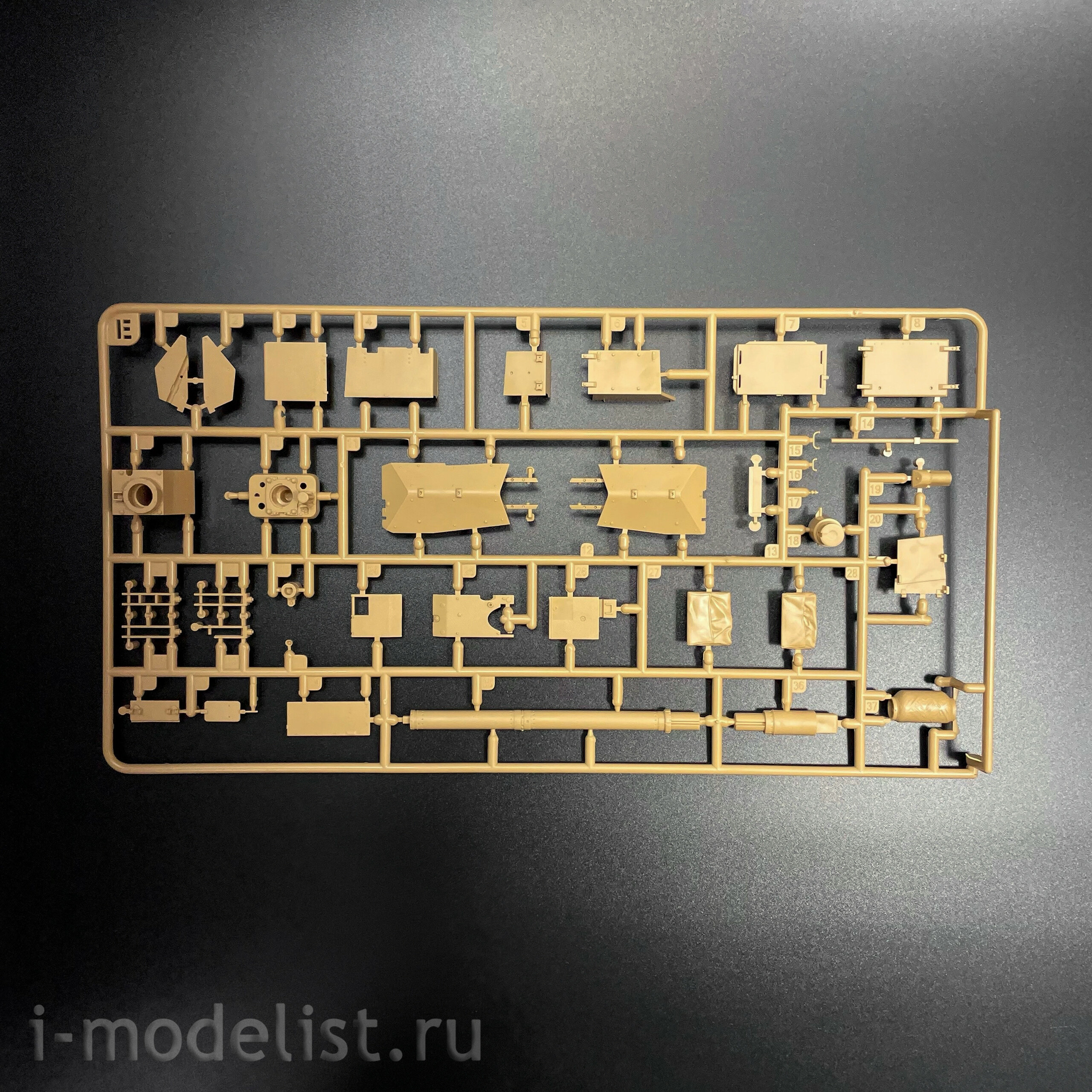 RM-5114 Rye Field Model 1/35 Немецкий танк Leopard 2A6 (Трофейная версия) с катками Т-80