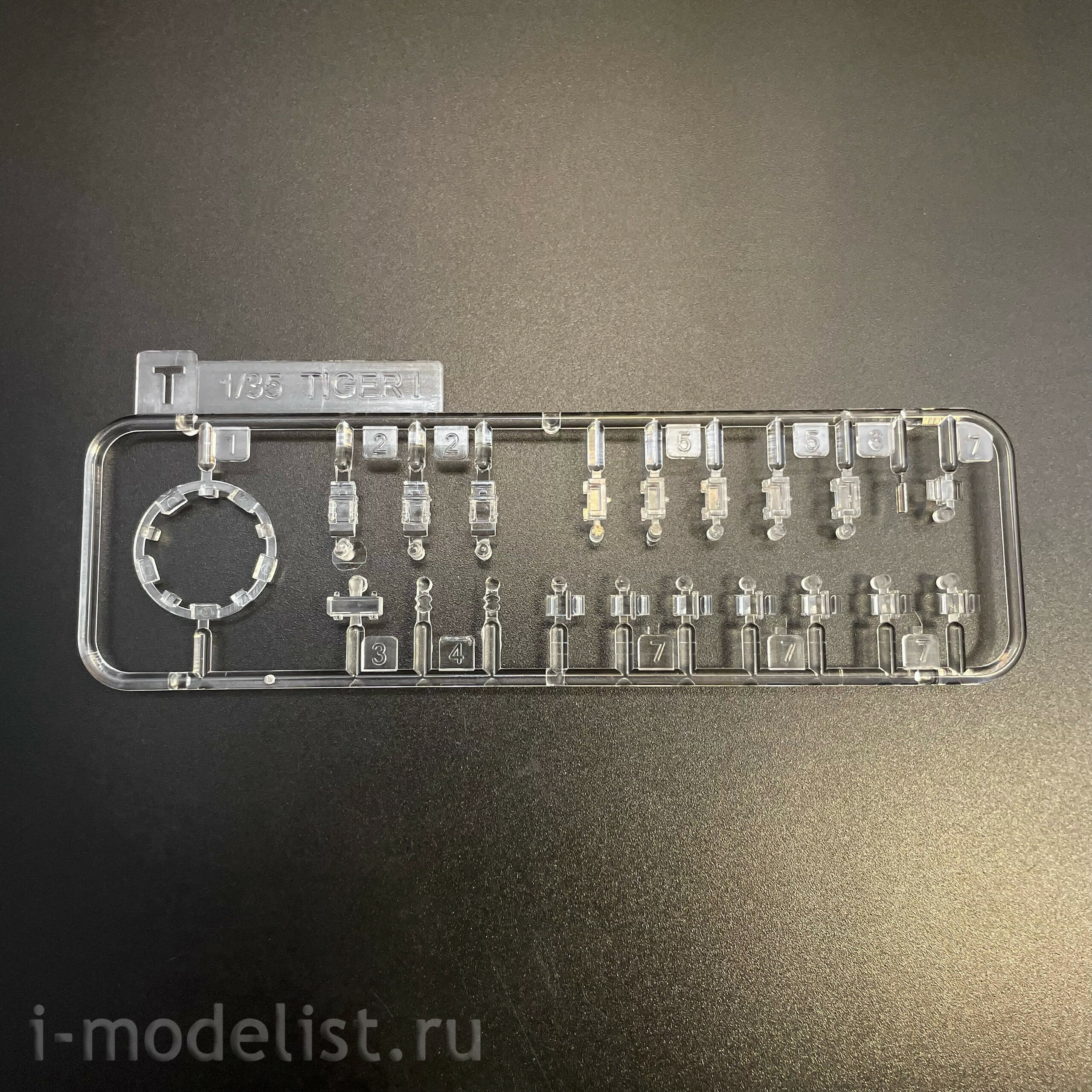 RM-5130 Rye Field Model 1/35 Pz.Kpfw. VI Ausf. E Tiger I ранний (Стандартная версия с полным интерьером)