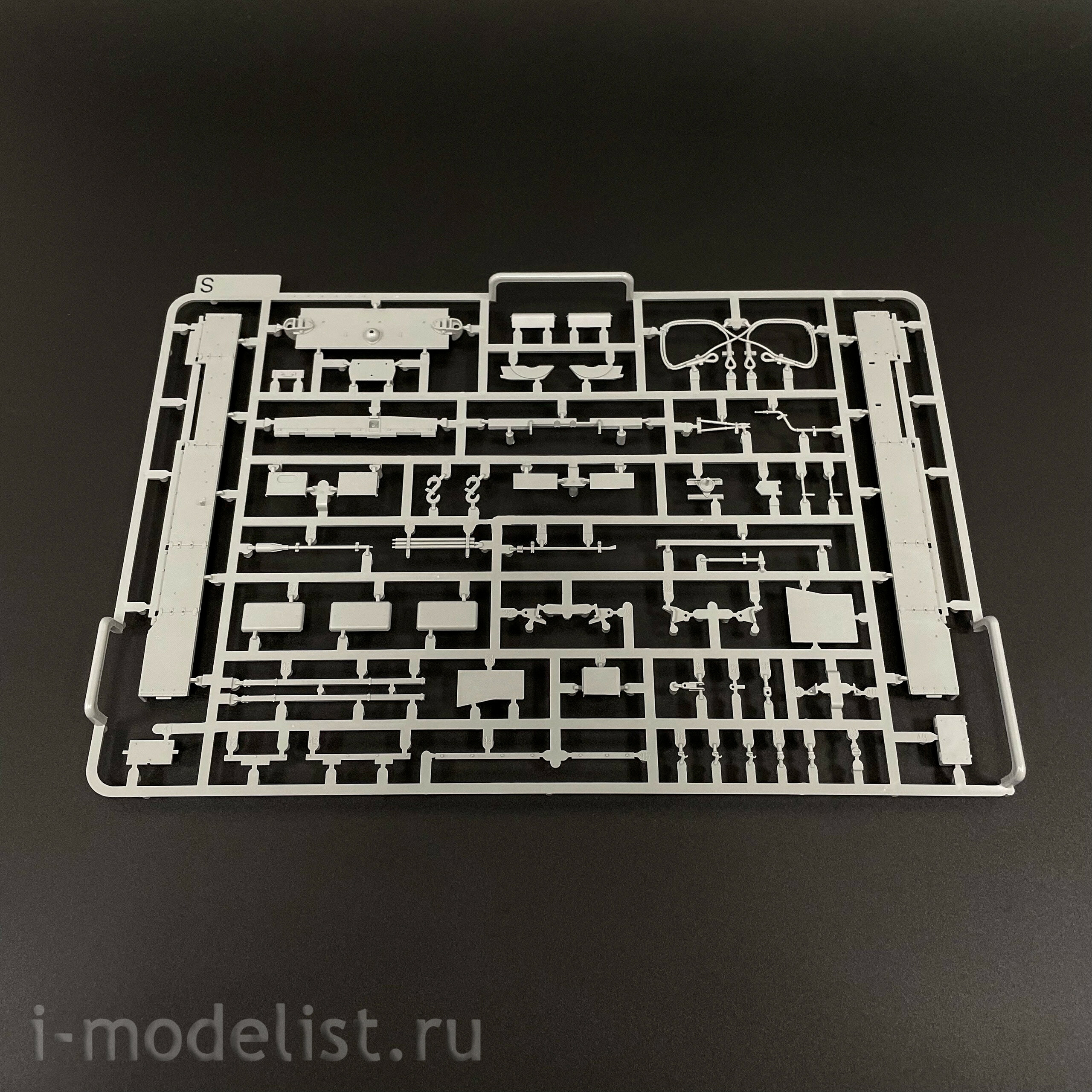 8015 Takom 1/35 StuG III Ausf. F Поздний выпуск с 7.5cm L/48