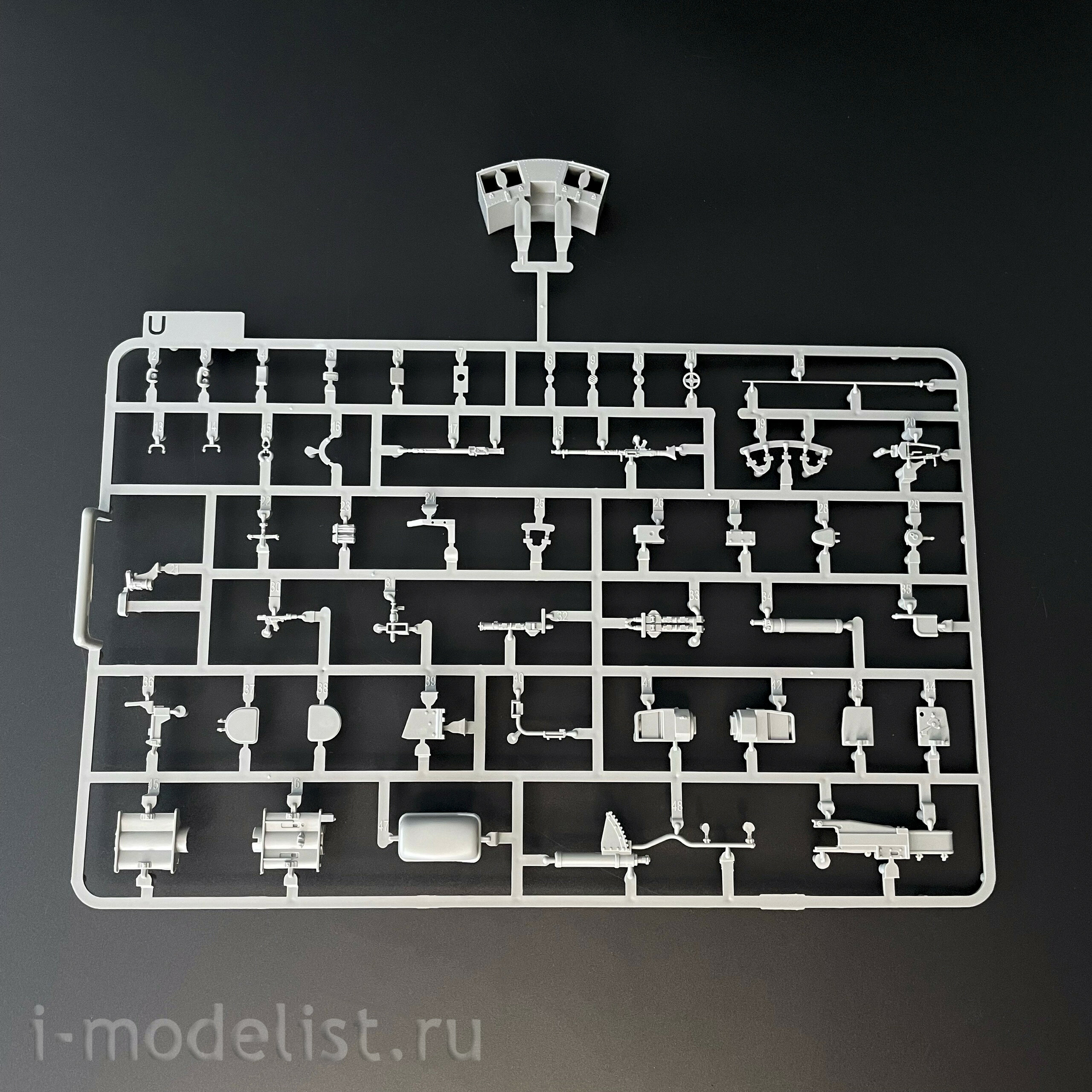 2198 Takom 1/35 Немецкий тяжёлый танк Sd.Kfz. 181 Pz.Kpfw.VI Ausf.E Tiger I (средний) с Zimmerit