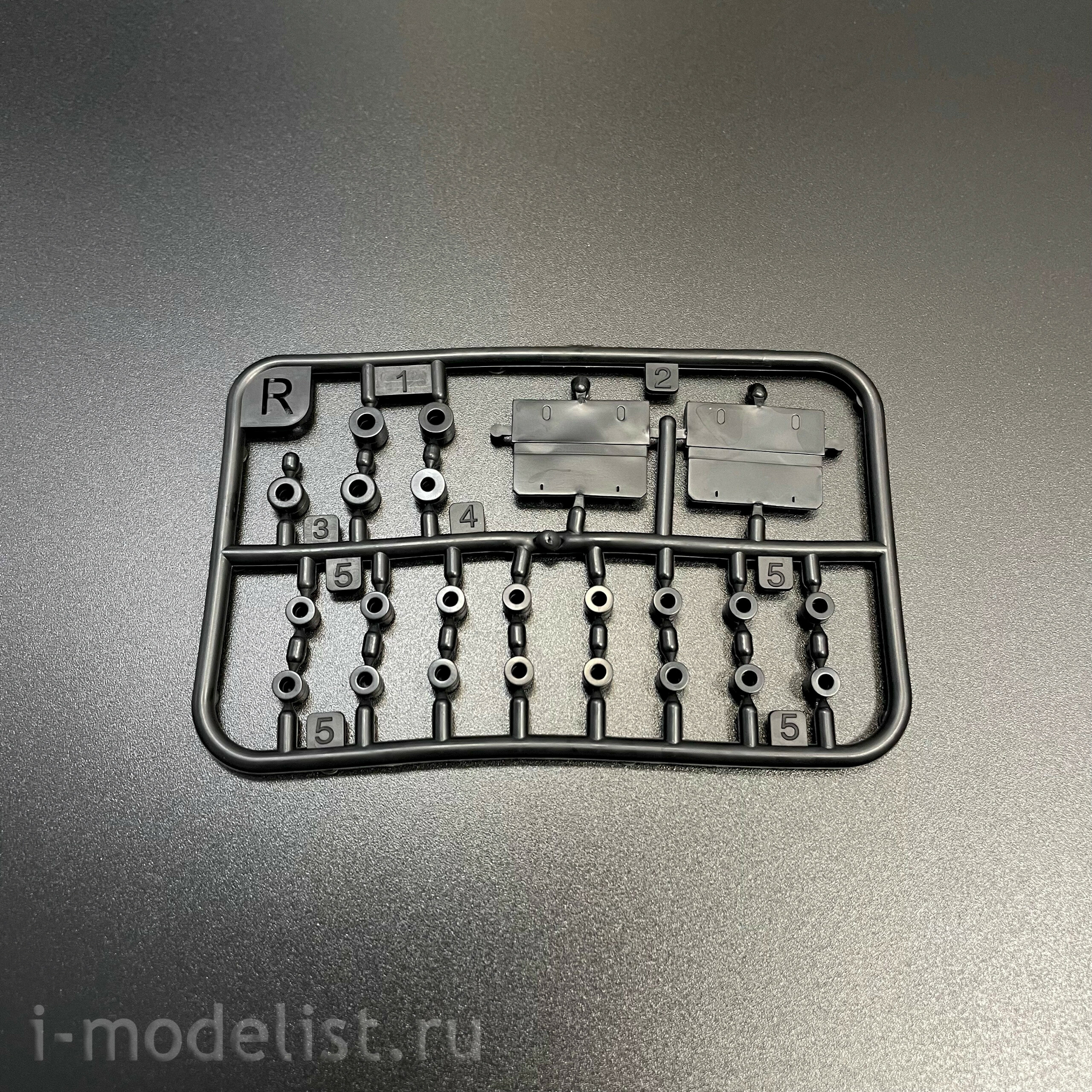 RM-5114 Rye Field Model 1/35 Немецкий танк Leopard 2A6 (Трофейная версия) с катками Т-80