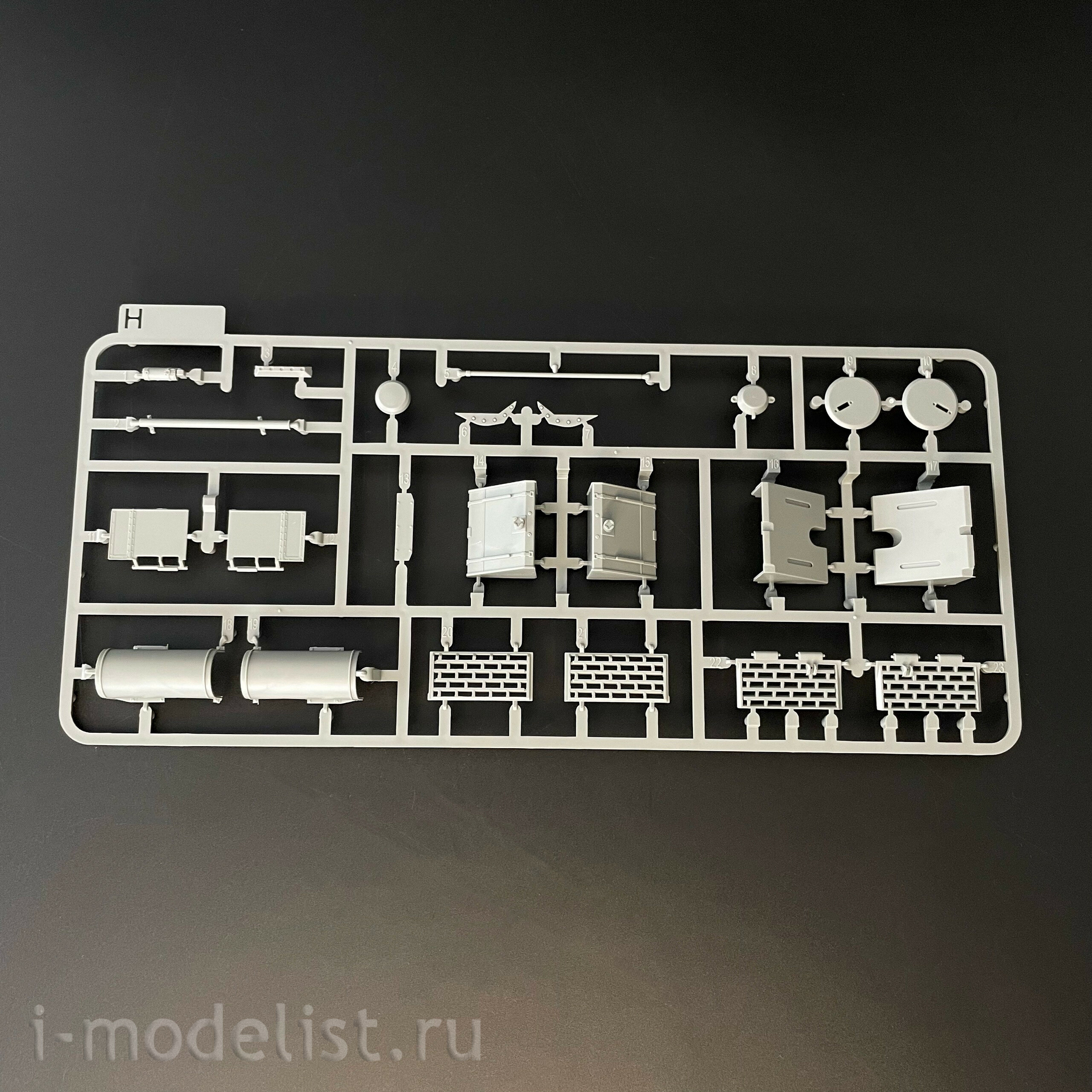 2199 Takom 1/35 Немецкий тяжёлый танк Sd.Kfz. 181 Pz. Kpfw VI Ausf.E Tiger I (поздний) с Zimmerit