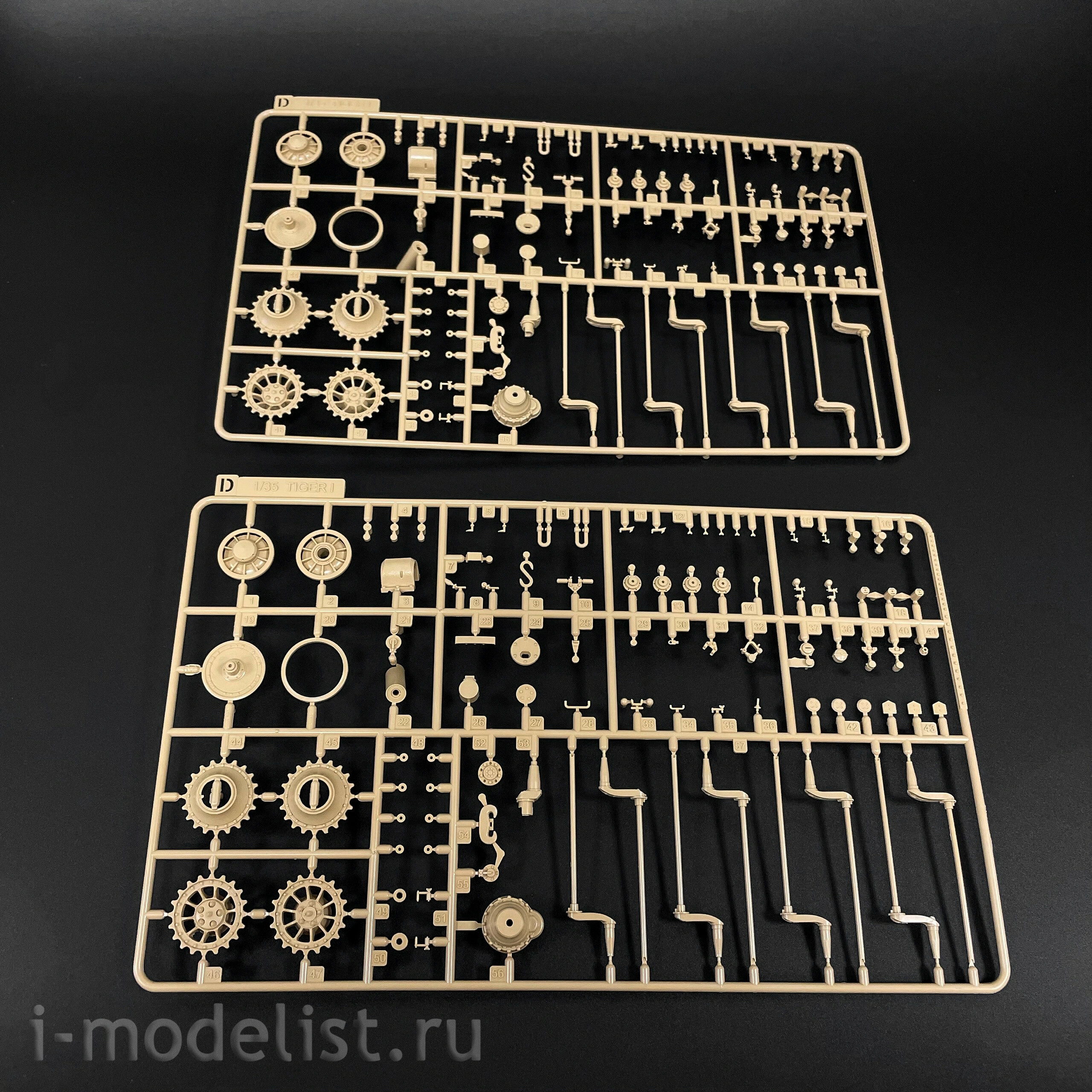 RM-5100 Rye Field Model 1/35 Немецкий танк Pz. Kpfw. VI Ausf. E Tiger I mid. Production