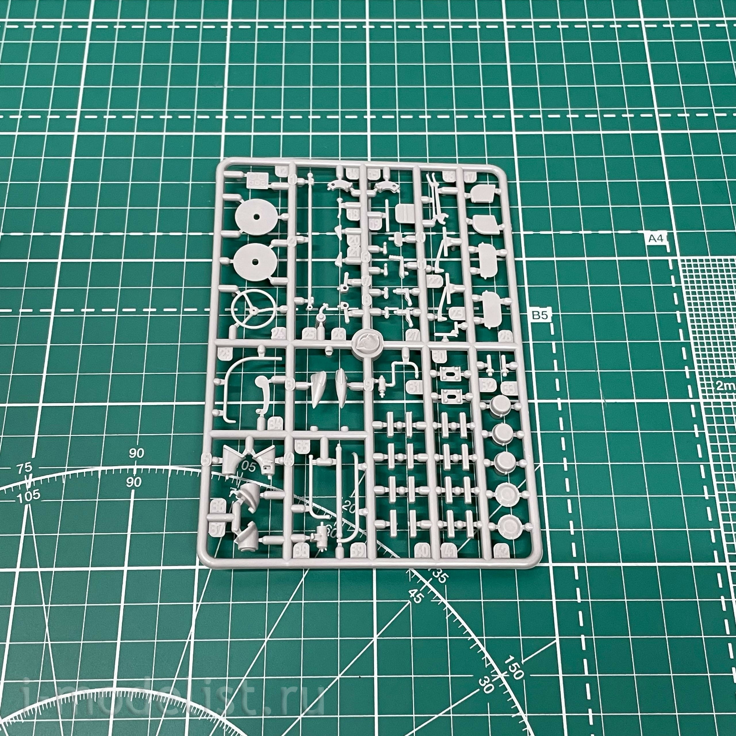 816 Roden 1/35 Автобус GMC PD3751 SilverSide Greyhound Lines