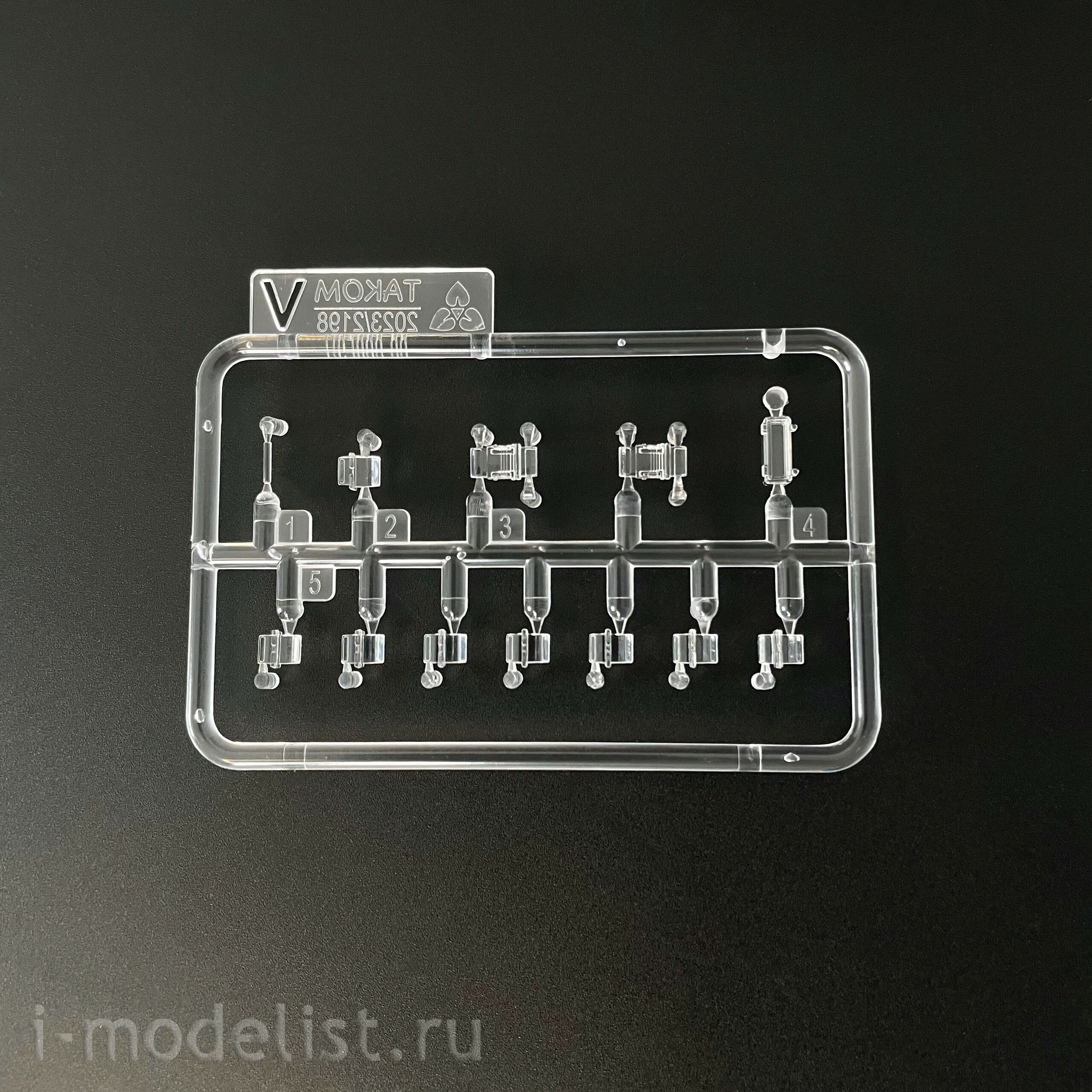 2198 Takom 1/35 Немецкий тяжёлый танк Sd.Kfz. 181 Pz.Kpfw.VI Ausf.E Tiger I (средний) с Zimmerit