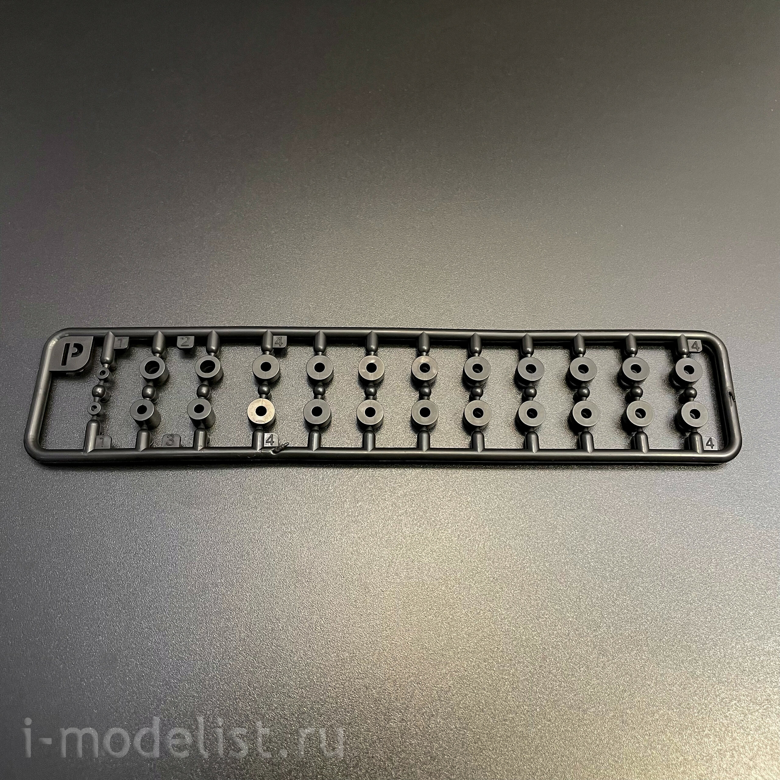 RM-5126 Rye Field Model 1/35 Немецкий тяжелый танк Sd.Kfz.182 Tiger Ausf.B King Tiger (турель Henschel), продвинутая версия