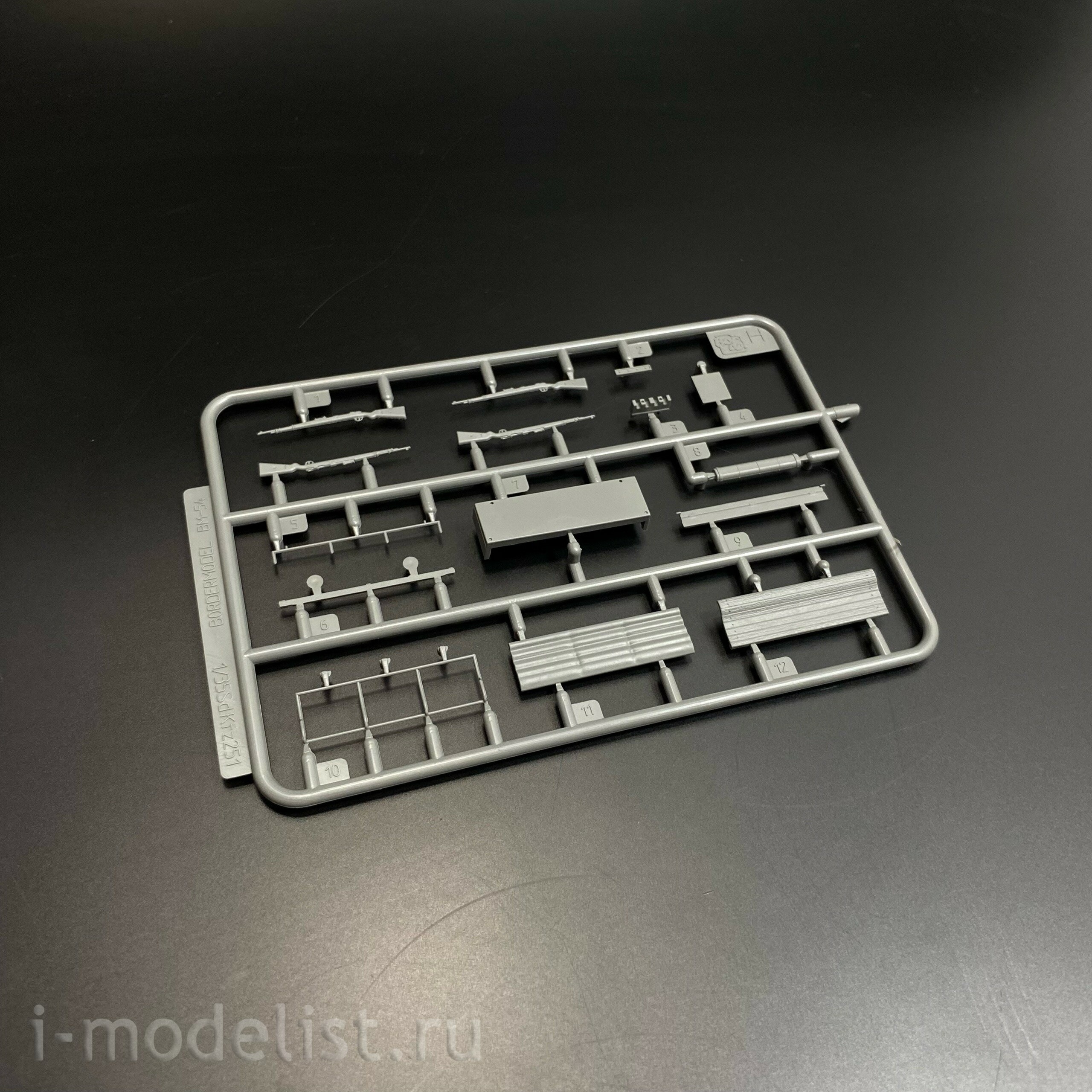 BT-041 Border Model 1/35 Бронетранспортёр Sd.Kfz.251/1 Ausf.D