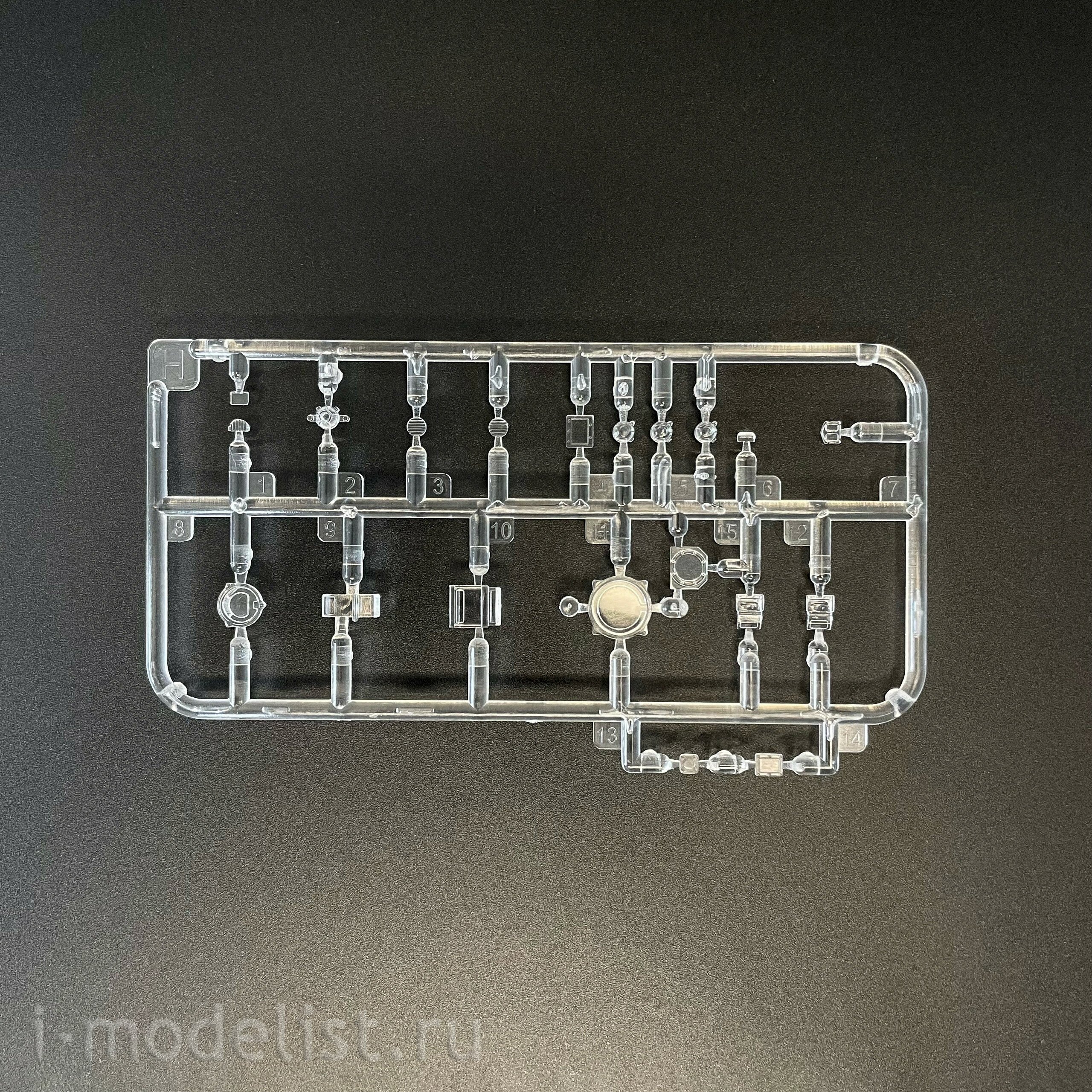 35A056 Amusing Hobby 1/35 Российский командирский танк Т-90АК с ПТК (по лицензии УВЗ)