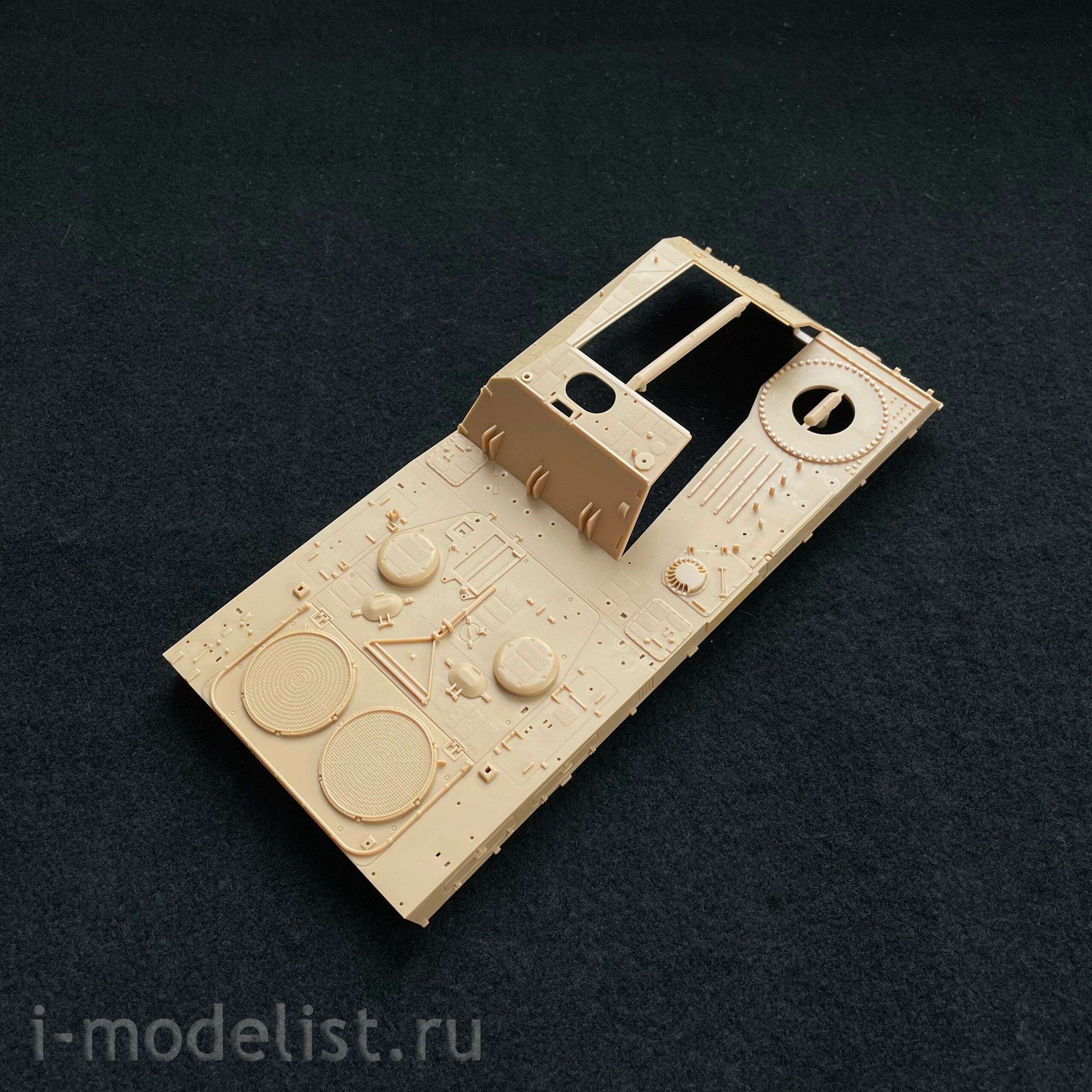 84565 HobbyBoss 1/35 Бронированная ремонтно-эвакуационная машина Bergepanzer BPz3 “Buffalo-3” ARV