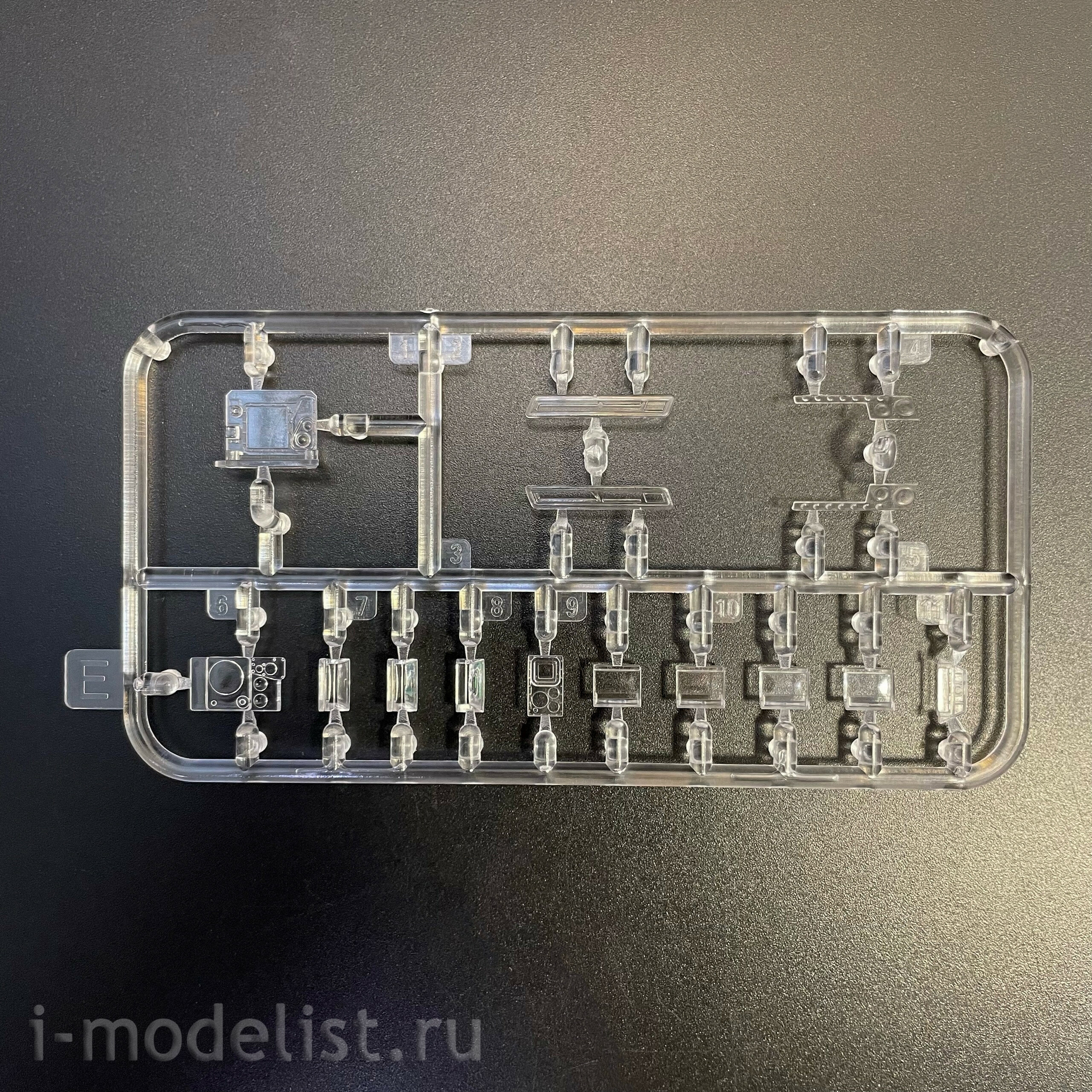 35A065 Amusing Hobby 1/35 Немецкий основной боевой танк Panther KF51U