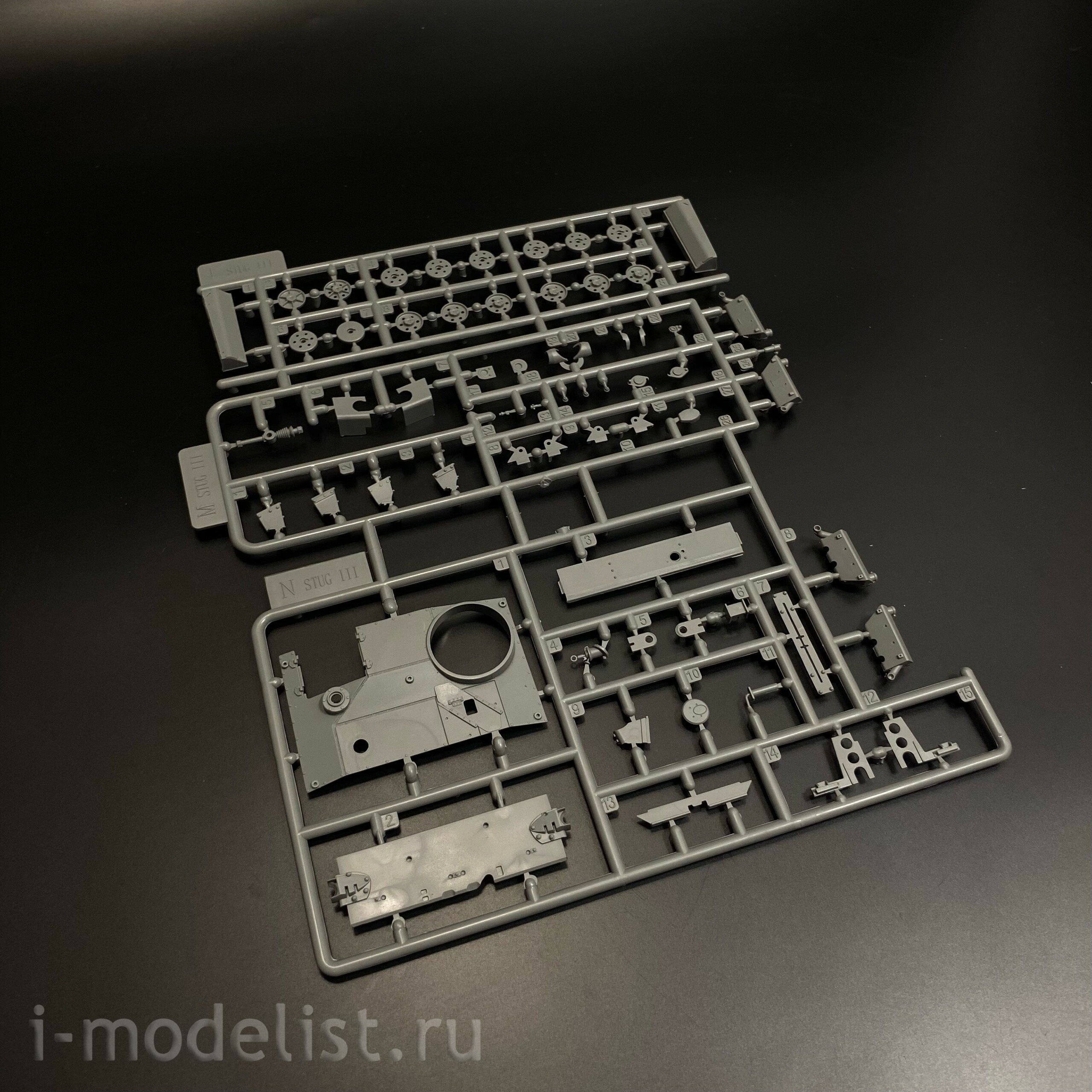 BT-036 Border Model 1/35 Немецкая САУ StuH 42 Ausf. G (Поздняя) с полным интерьером