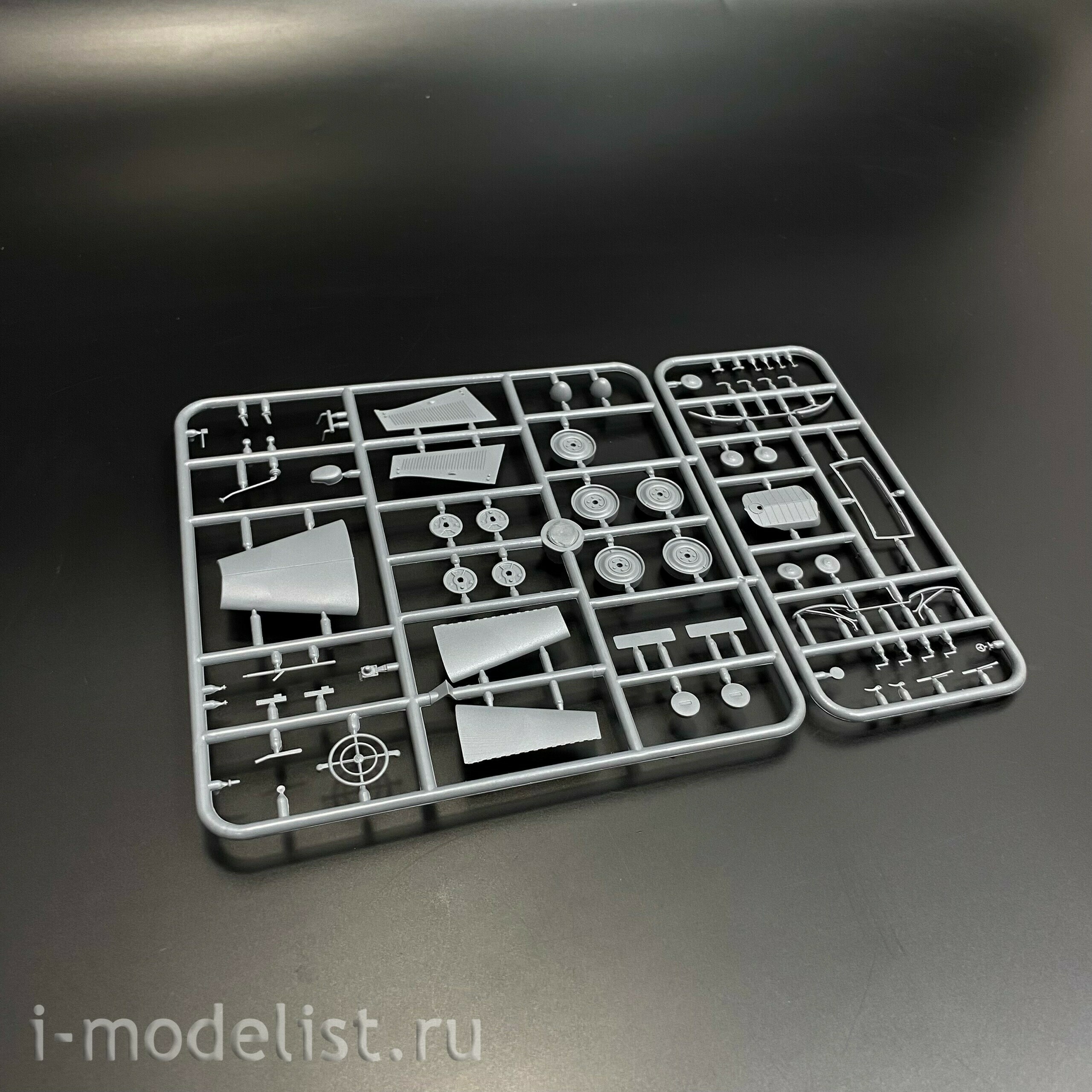 35161 MasterBox 1/35 Американские десантники и мирные жители, 1945 год
