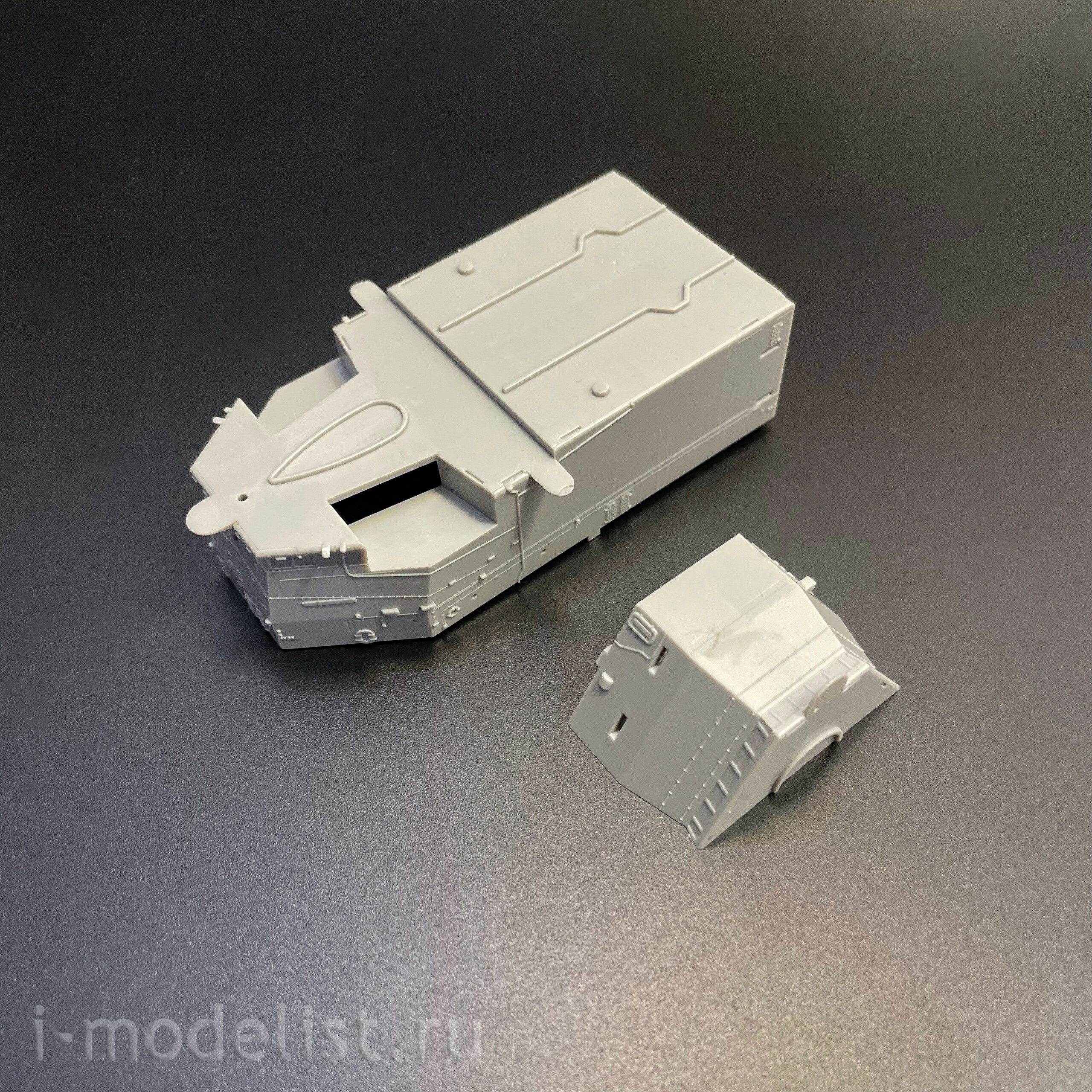 05636 Трубач 1/350 Вертолетный крейсер ВМС Франции 