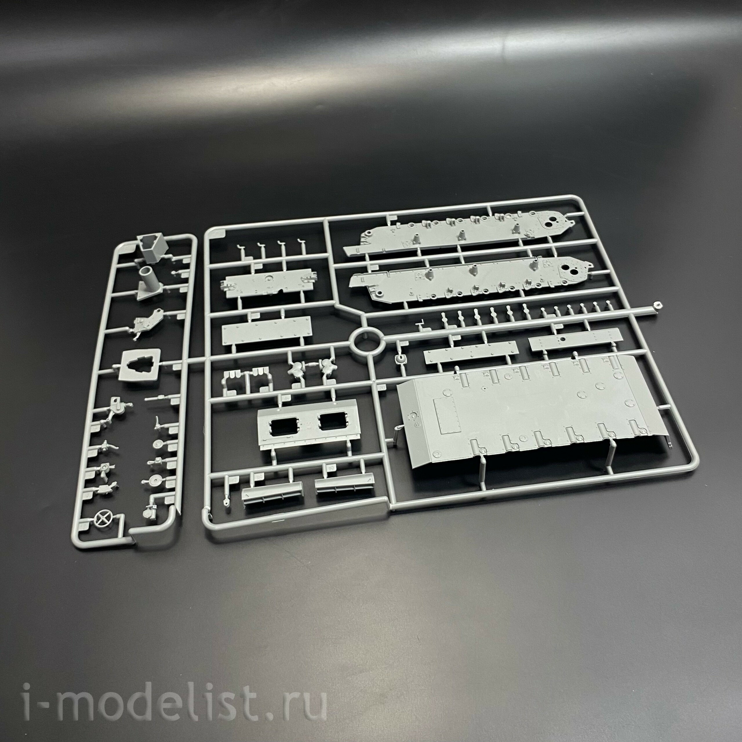 BT-045 Border Model 1/35 StuH 42 Ausf. G (раннее производство) с полным интерьером