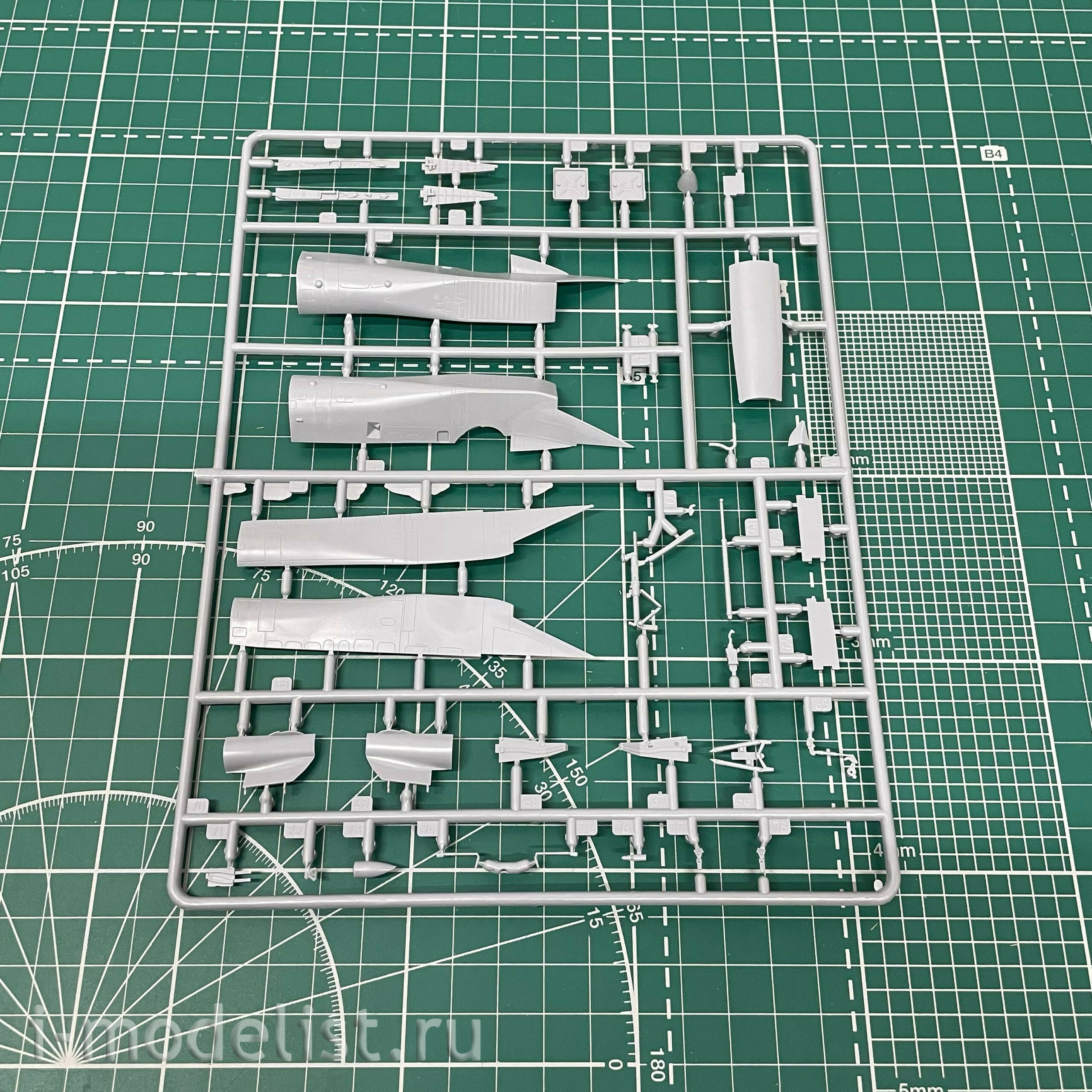 7297П Звезда 1/72 Подарочный набор: Российский палубный истребитель Су-33