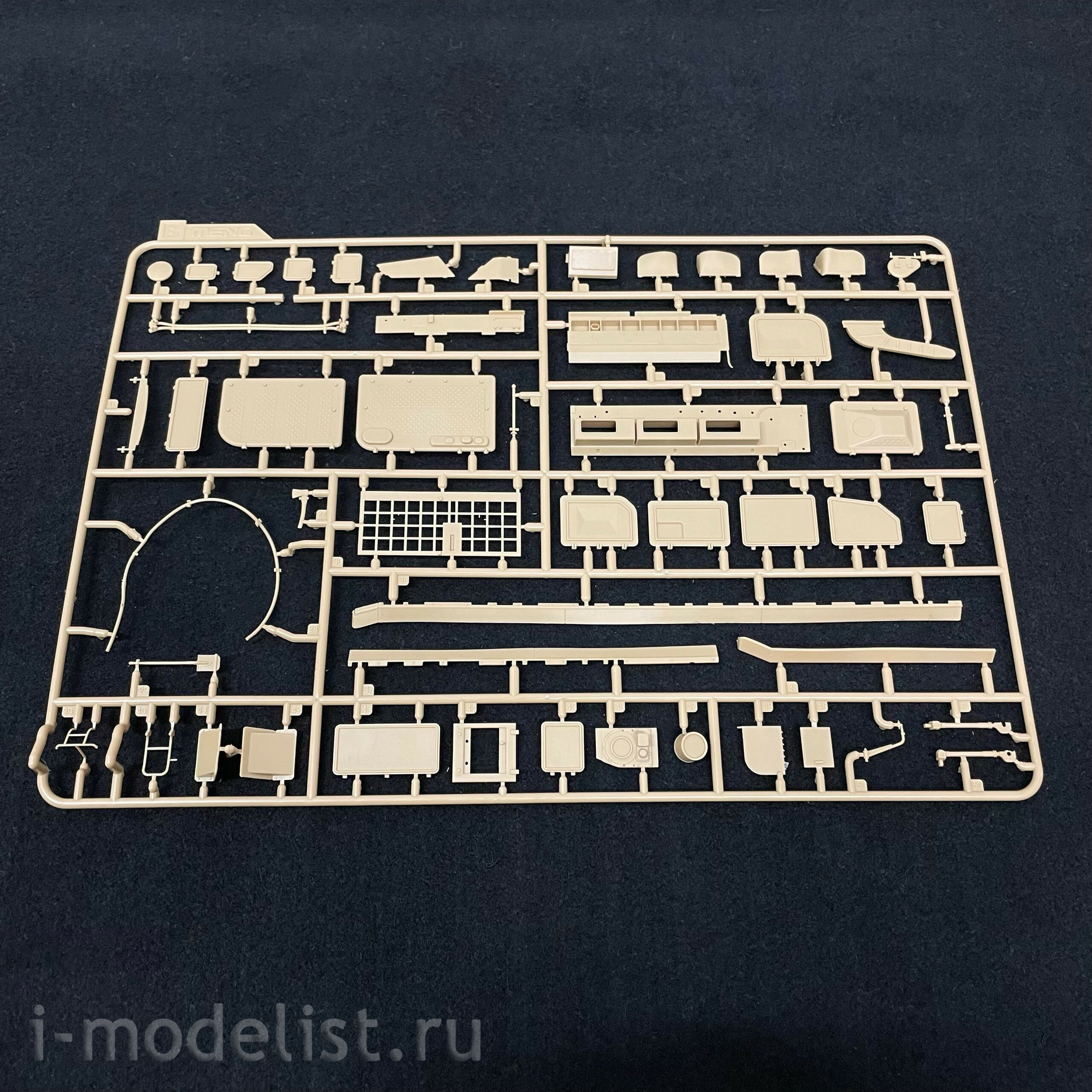 SS-014 Meng 1/35 Российский зенитный ракетный комплекс 9K37M1 Бук
