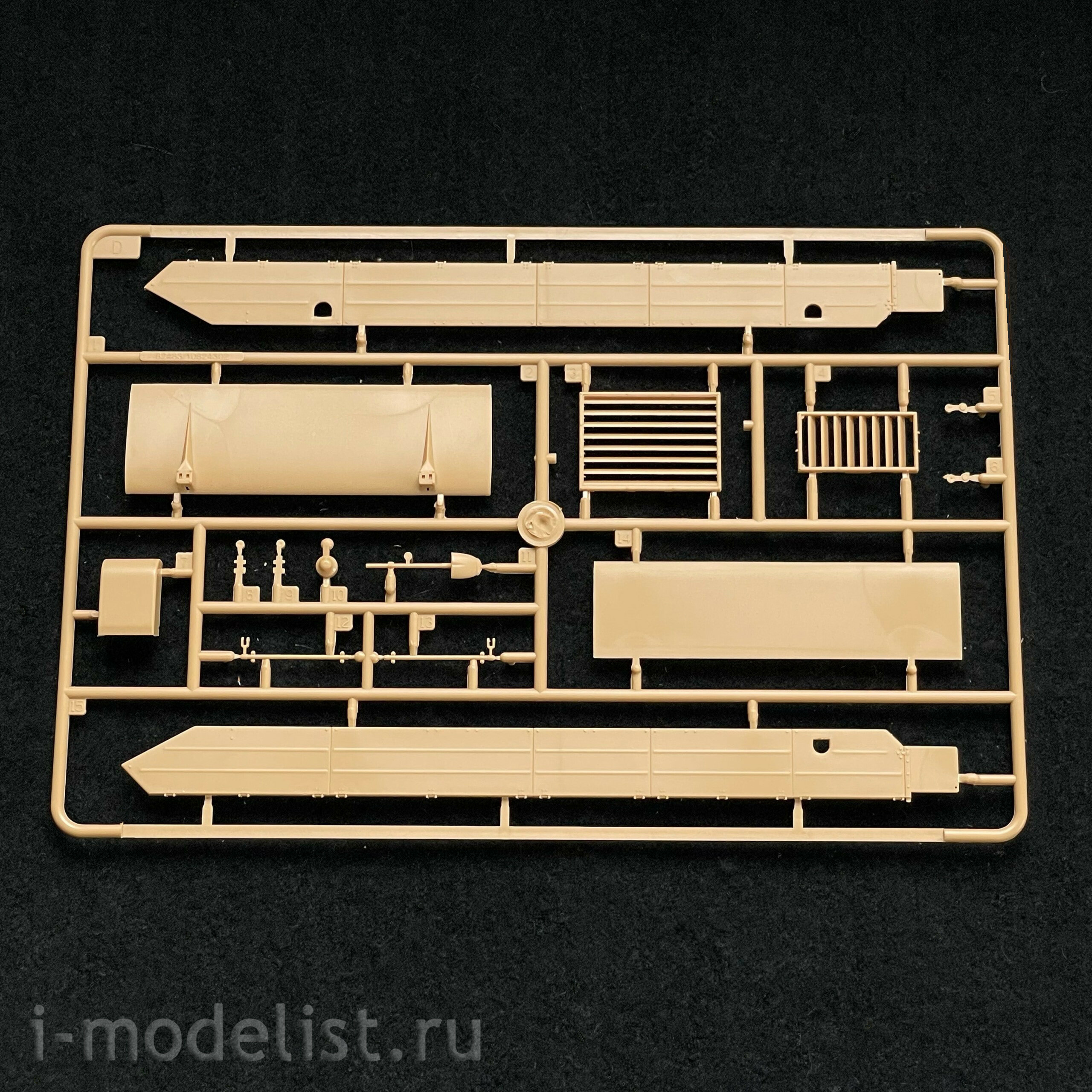 82483 HobbyBoss 1/35 PLA ZBD-05 Amphibious IFV