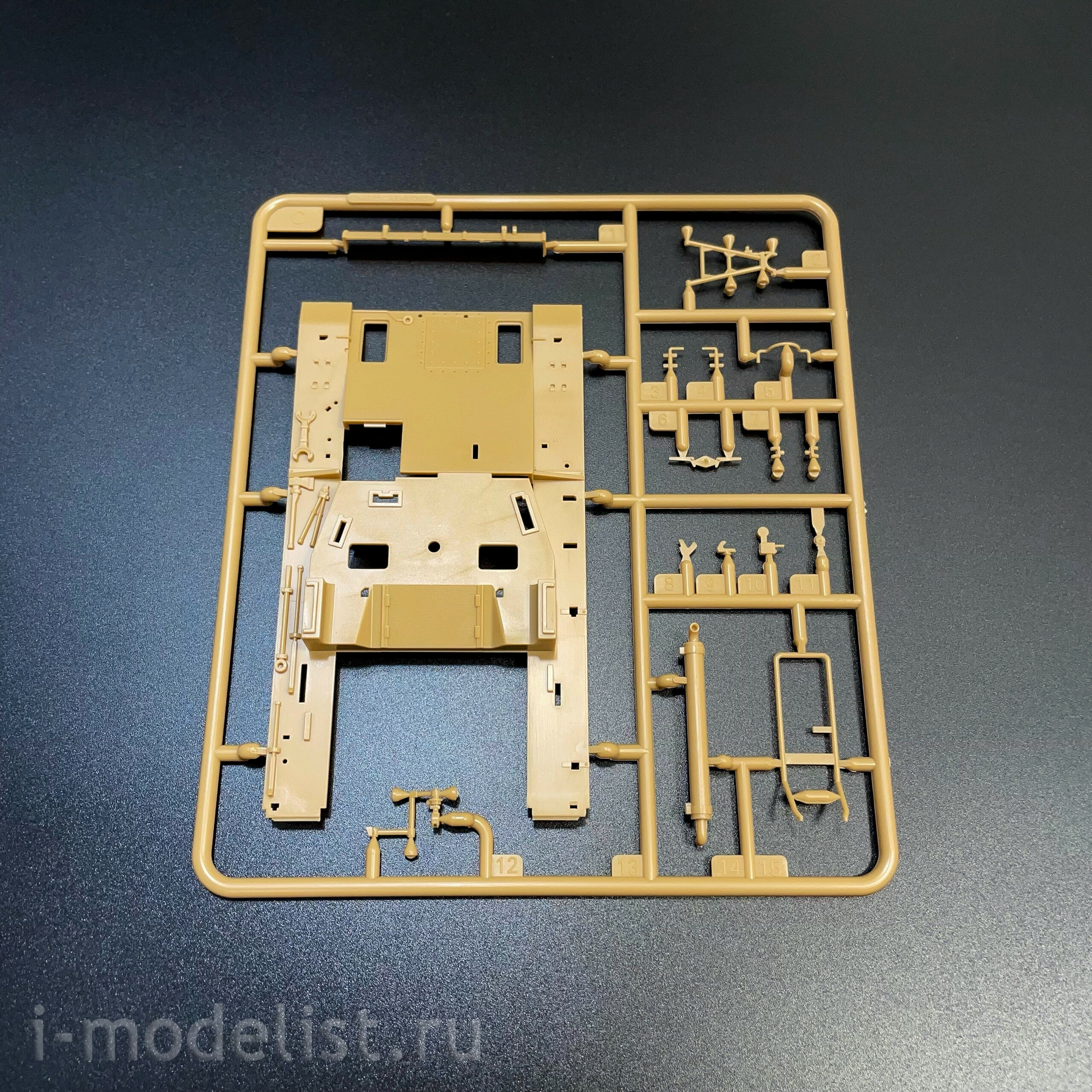 84835 Hobbyboss 1/48 Немецкий прототип Pz.Sfl.Iva Dicker Max