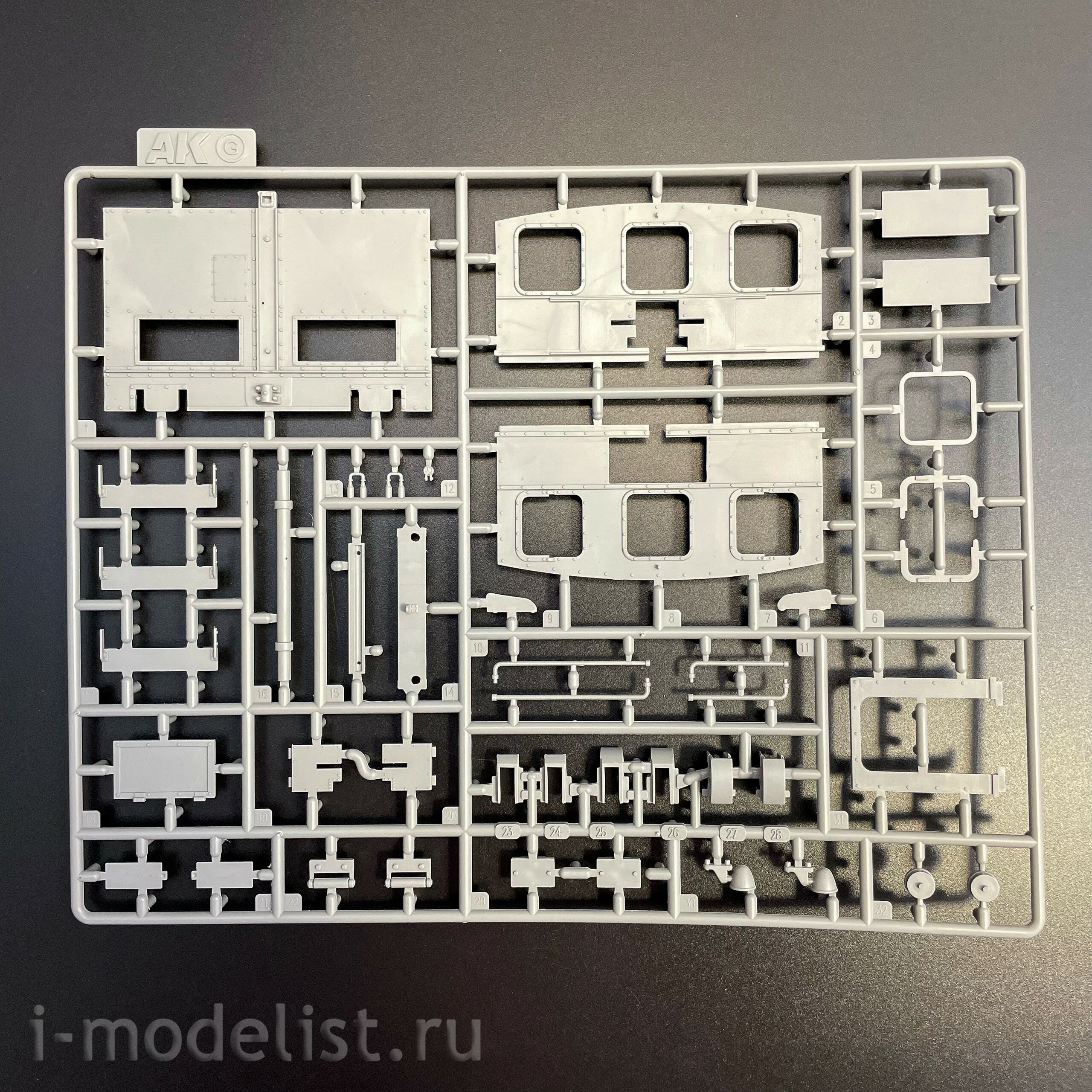 AK35008 AK Interactive 1/35 Маневровый локомотив Breuer IV