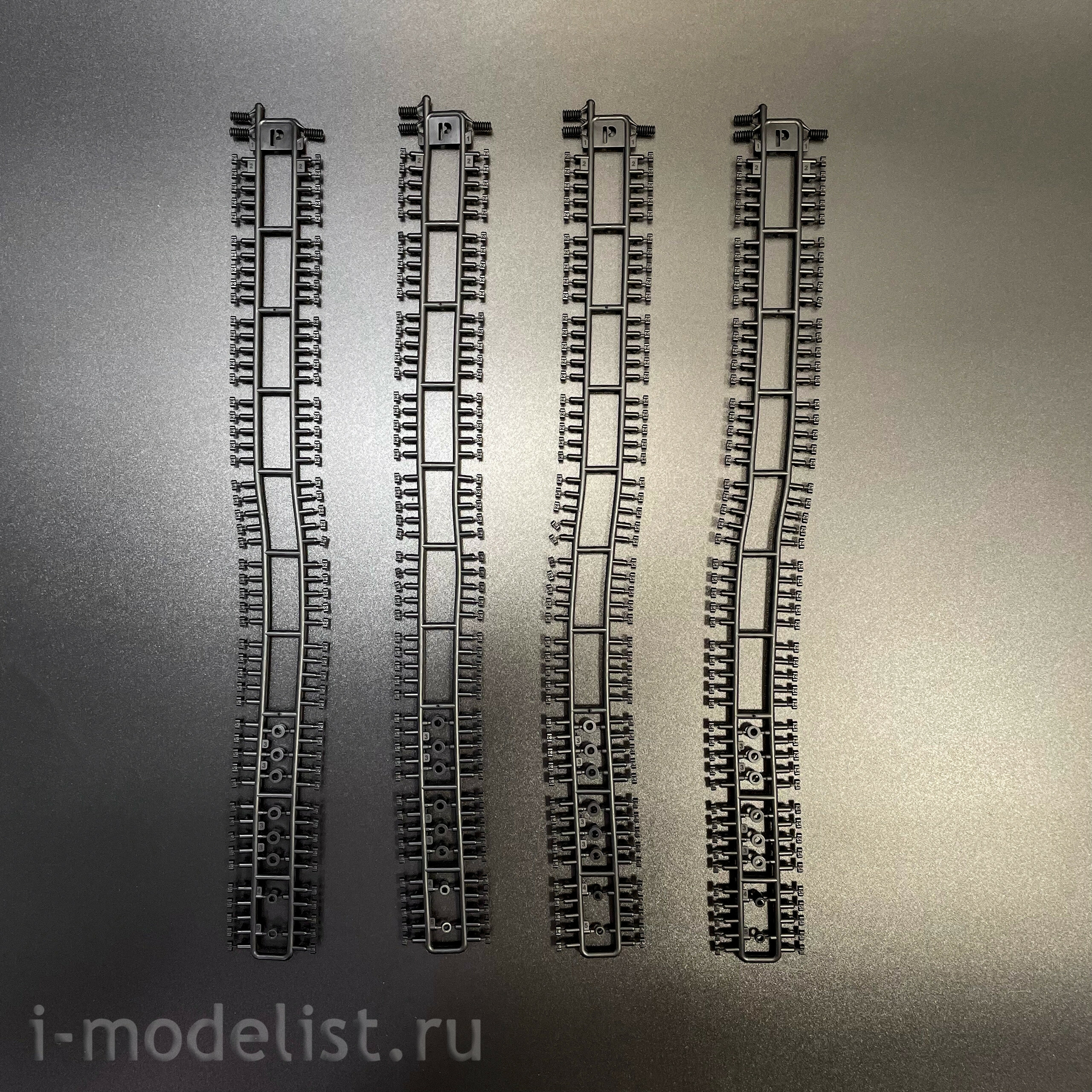 RM-5115 Rye Field Model 1/35 Российский танк Т-80УК (по лицензии ОмскТрансМаш)