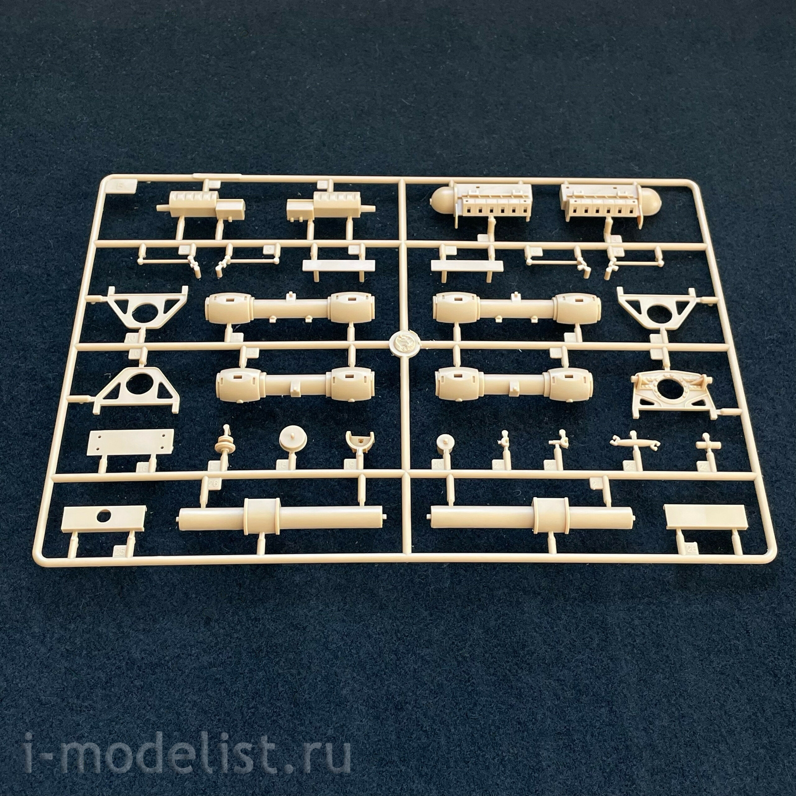 85501 HobbyBoss 1/35 Самоходная пушка-гаубица 152 мм ShkH DANA vz.77
