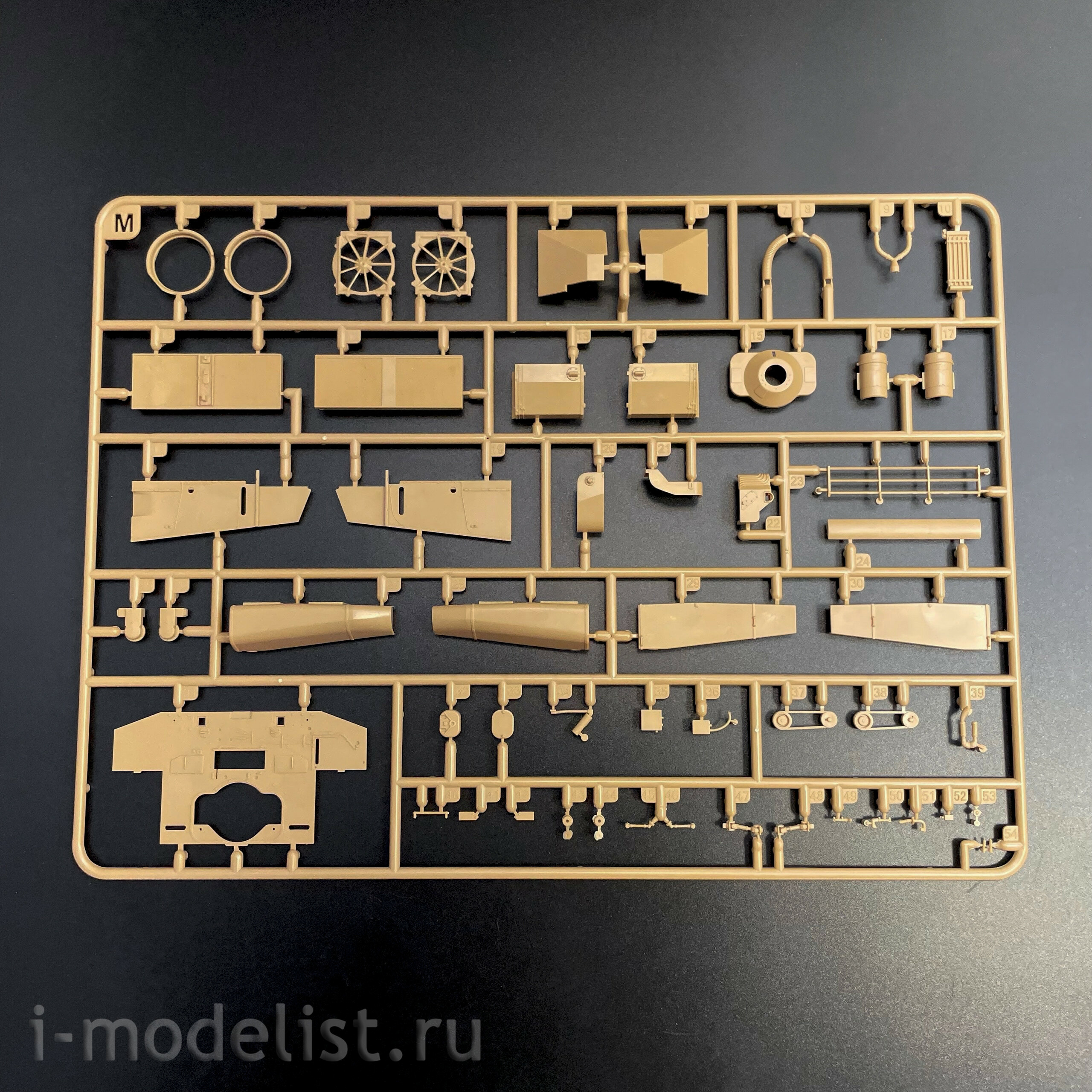 RM-5135 Rye Field Model 1/35 Танк M4A3 Sherman 76W VVSS поздний (Стандартная версия с интерьером)	