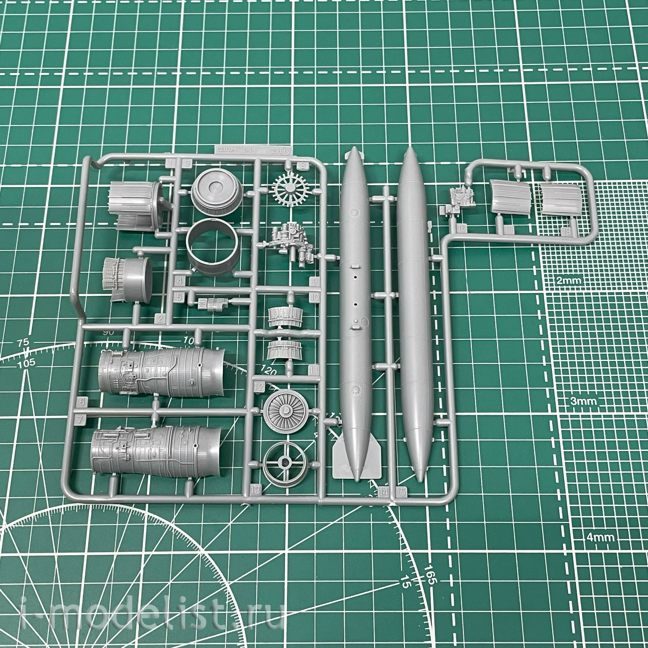 S4814 Great Wall Hobby 1/48 Самолет М-29 9-13 (Пилотажная Группа Стрижи)