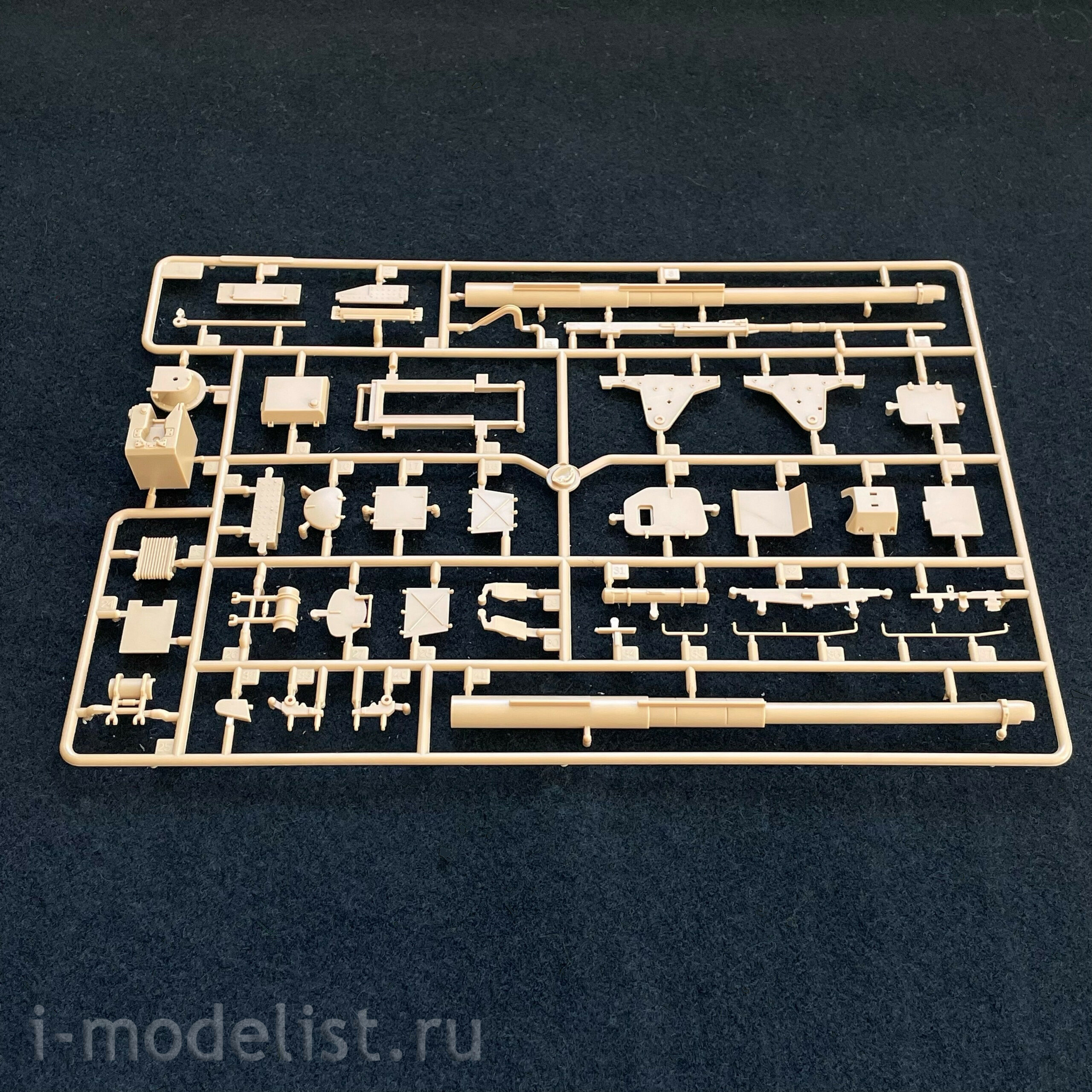 85501 HobbyBoss 1/35 Самоходная пушка-гаубица 152 мм ShkH DANA vz.77