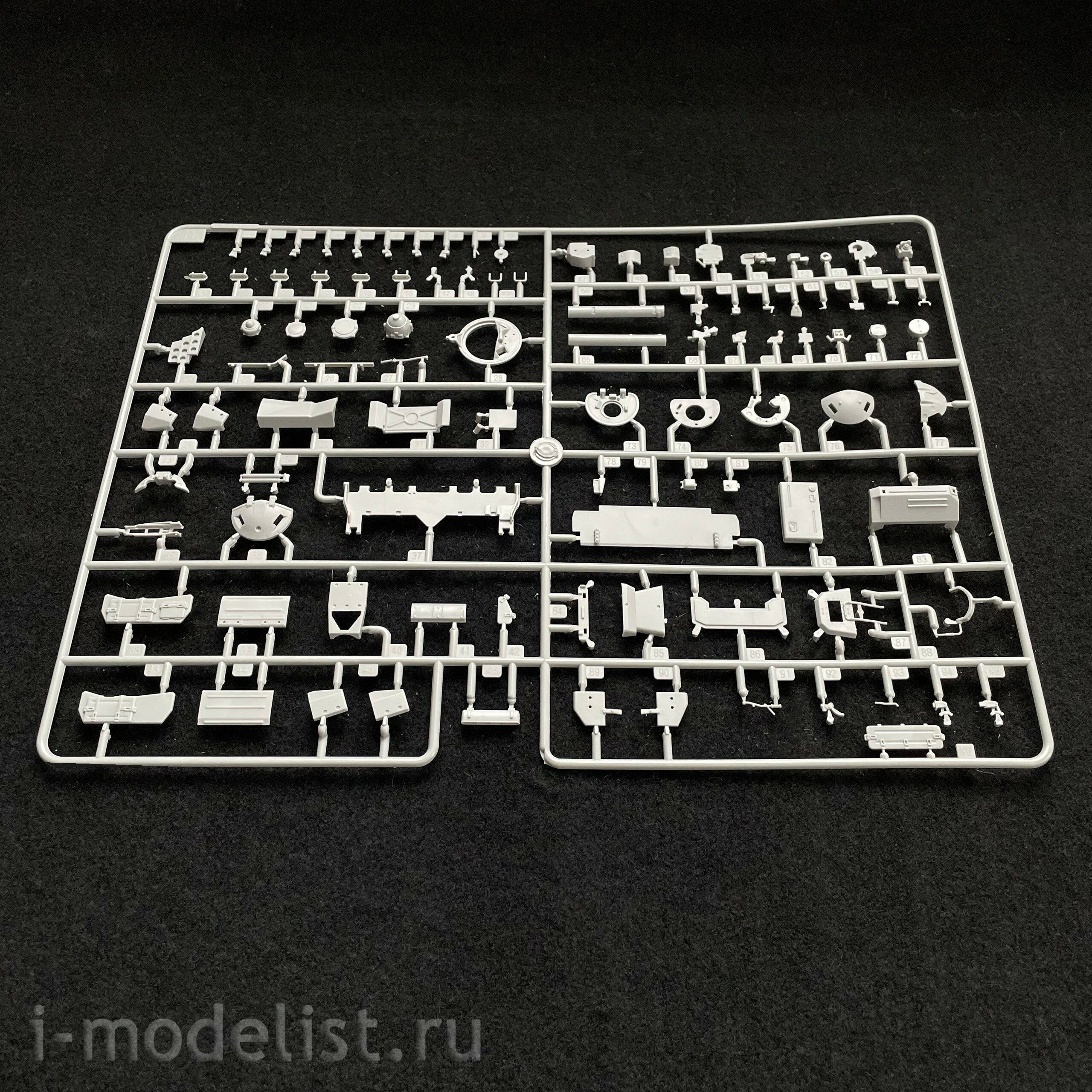 05598 Трубач 1/35 Российский танк Т-72Б (по лицензии УВЗ)