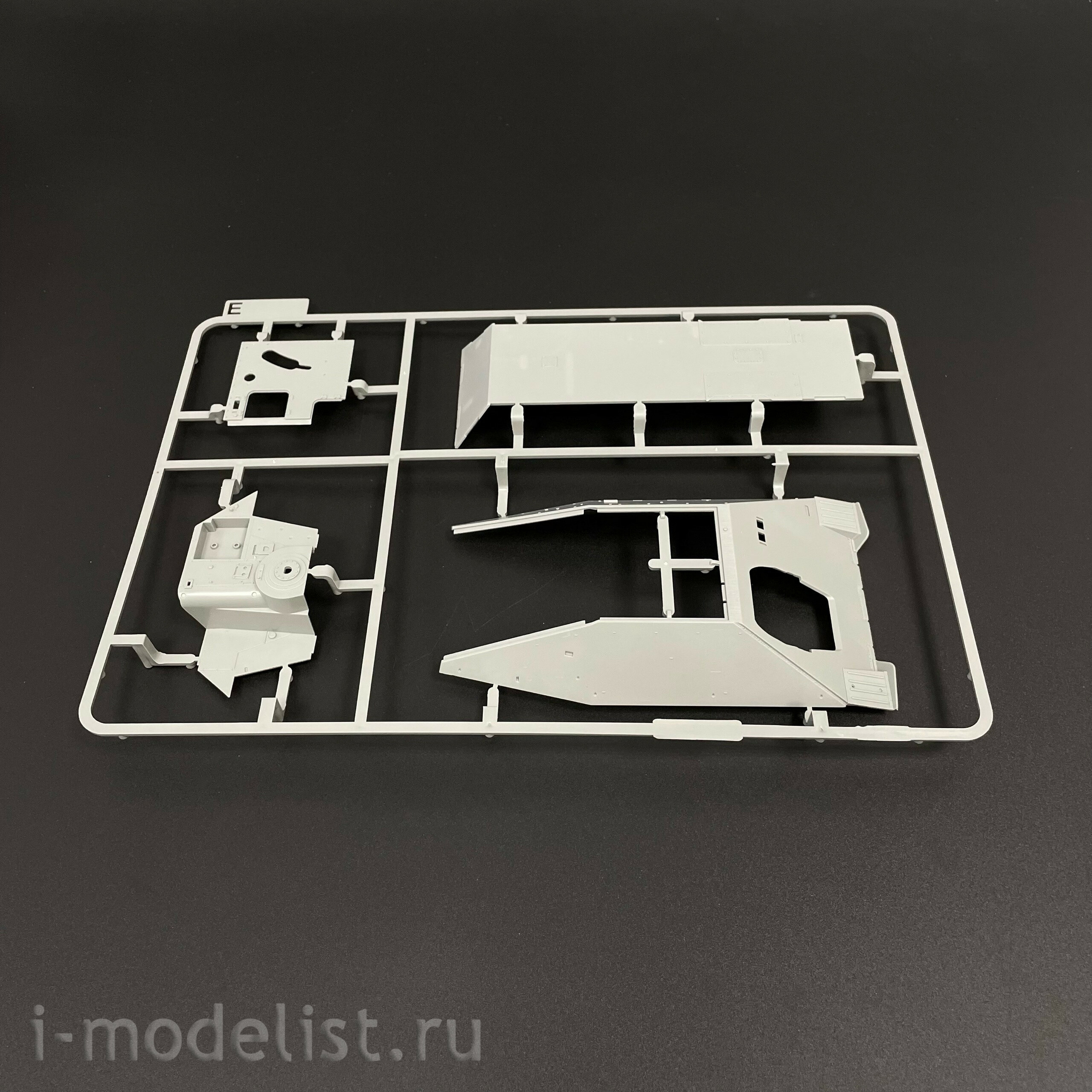 2171X Takom 1/35 Немецкая САУ Jagdpanzer 38(t) Hetzer (промежуточная) Ограниченная серия (без интерьера)