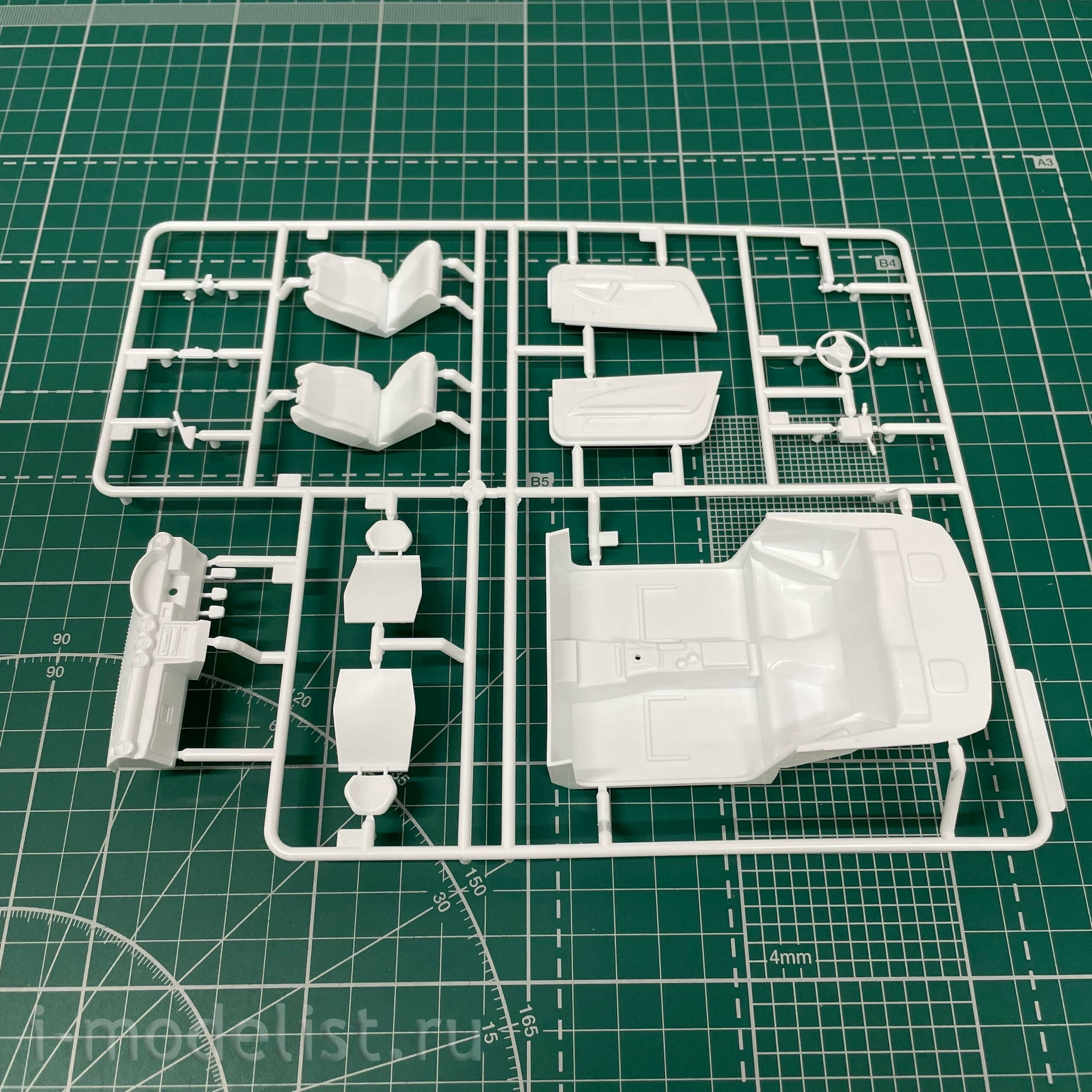 05679 Aoshima 1/24 Nissan S15 Silvia Spec.R '99