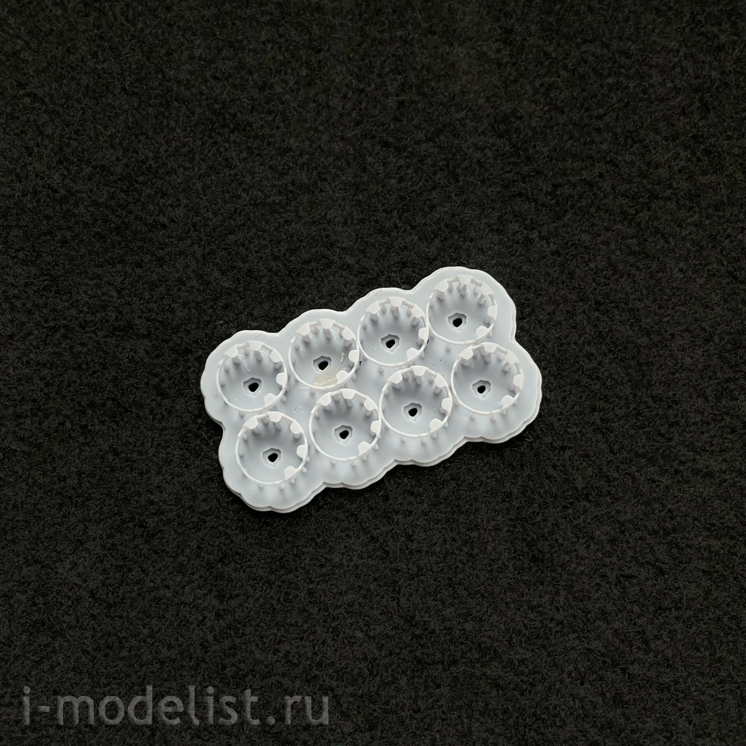 39011 SX-Art 1/35 Комплект колес US Stryker Michelin XZL 12.00 R20 с просадкой (8шт)