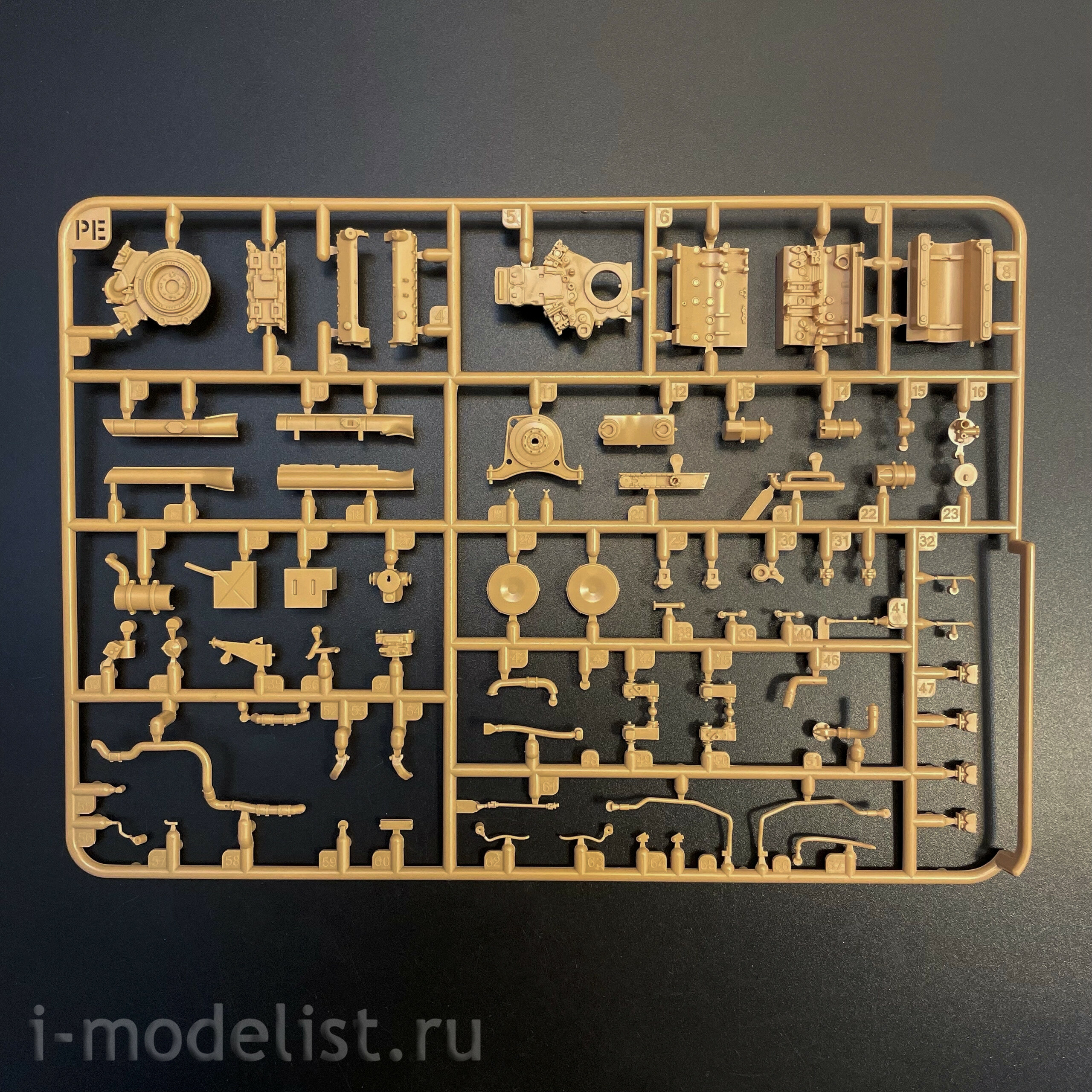 RM-5138 Rye Field Model 1/35 Немецкий танк Sd.Kfz. 182 Pz.Kpfw.VI Ausf.B King Tiger Арденны 1944 (Upgrade-версия)