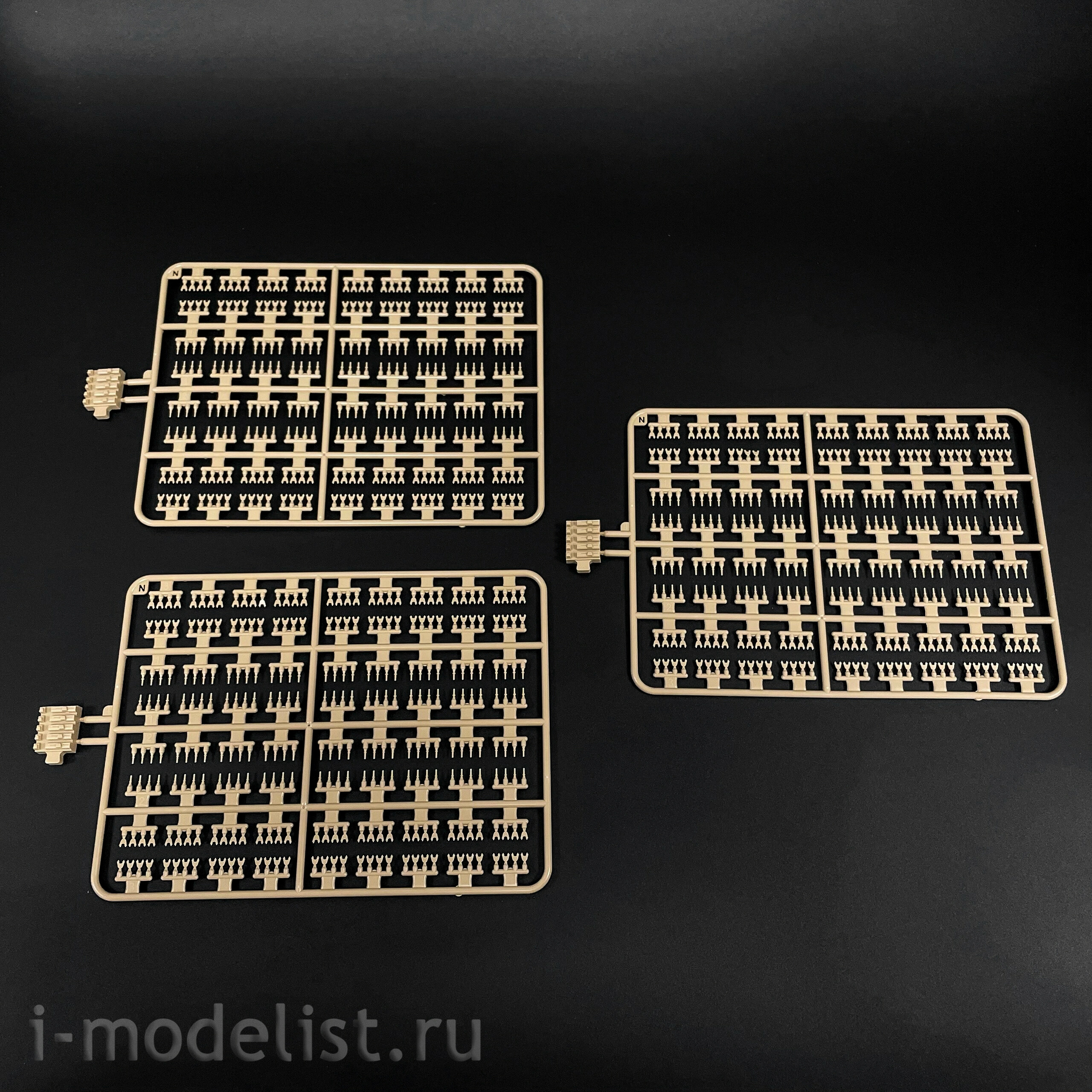 RM-5100 Rye Field Model 1/35 Немецкий танк Pz. Kpfw. VI Ausf. E Tiger I mid. Production