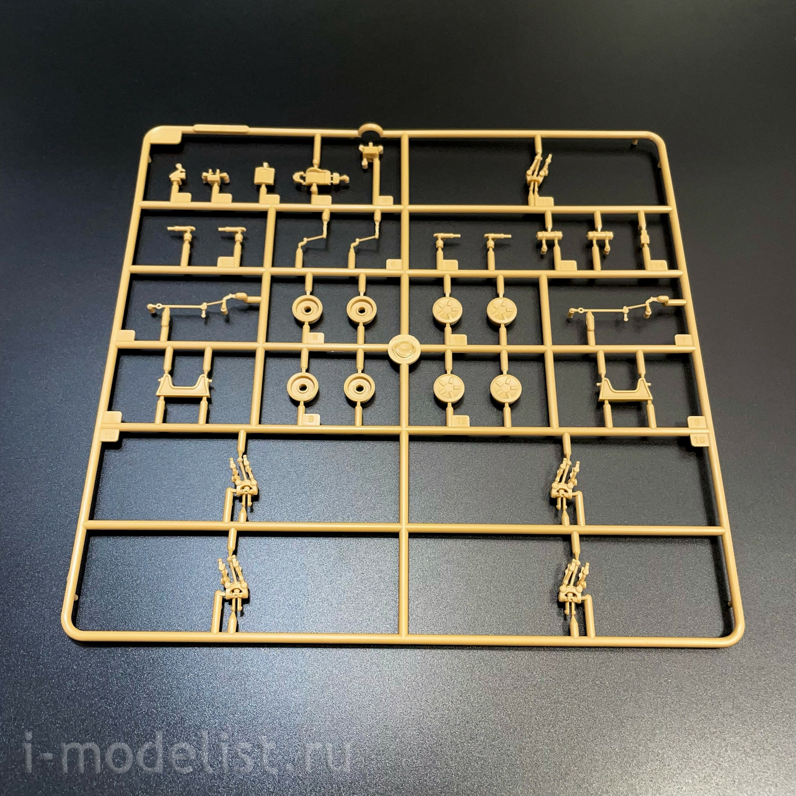 82963 HobbyBoss 1/72 Китайский подвижный грунтовый комплекс с МБР DF-41