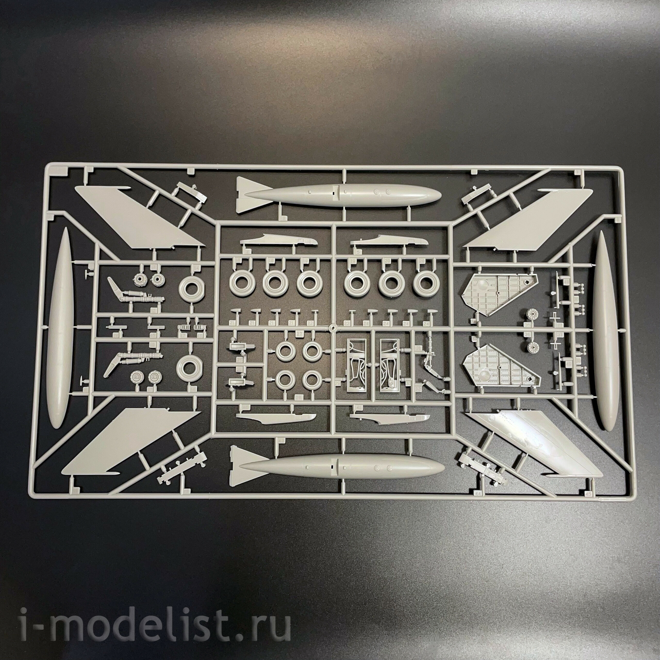 02207 Трубач 1/32 Советский истребитель М-19С Farmer C