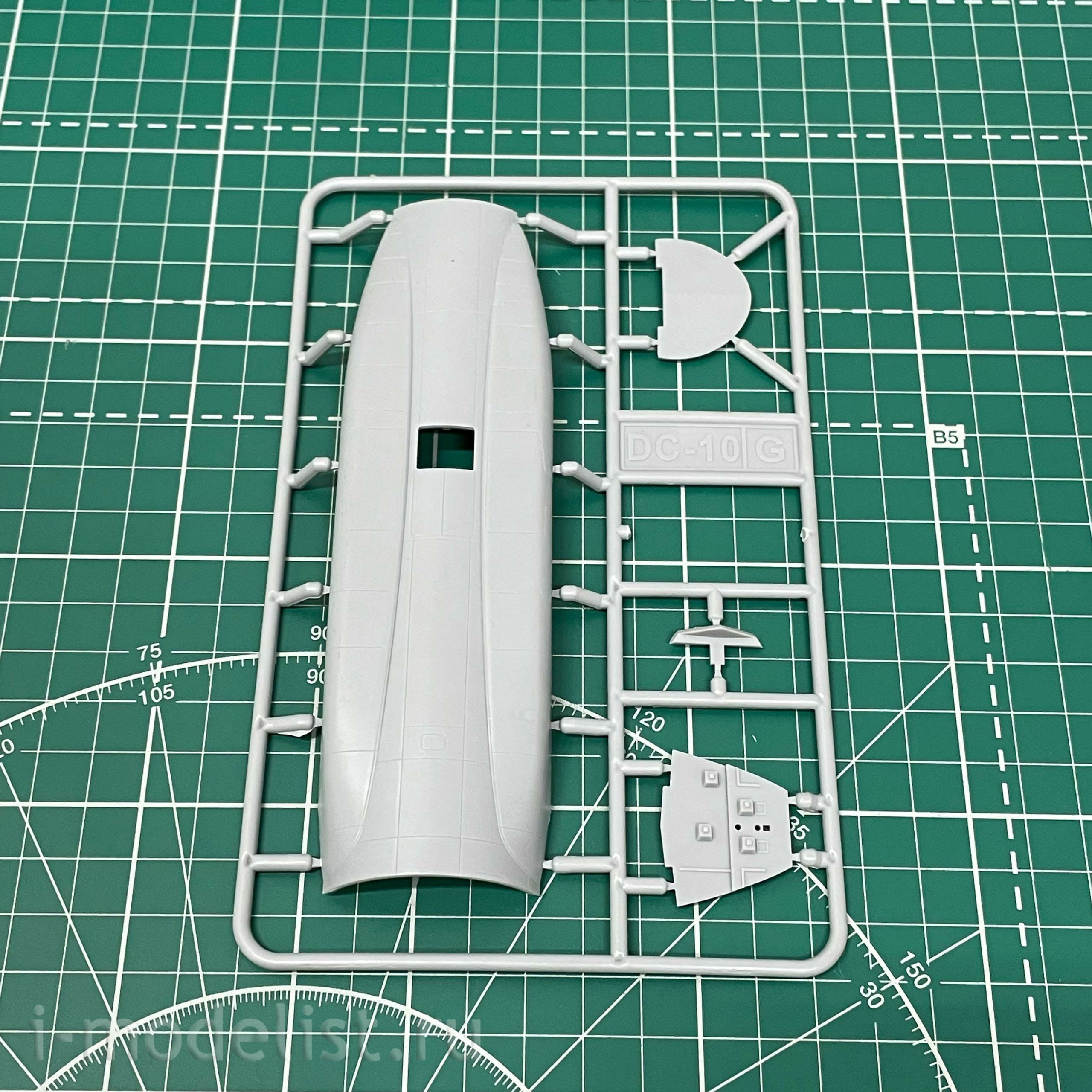 144121 Восточный экспресс 1/144 Авиалайнер DC-10-30